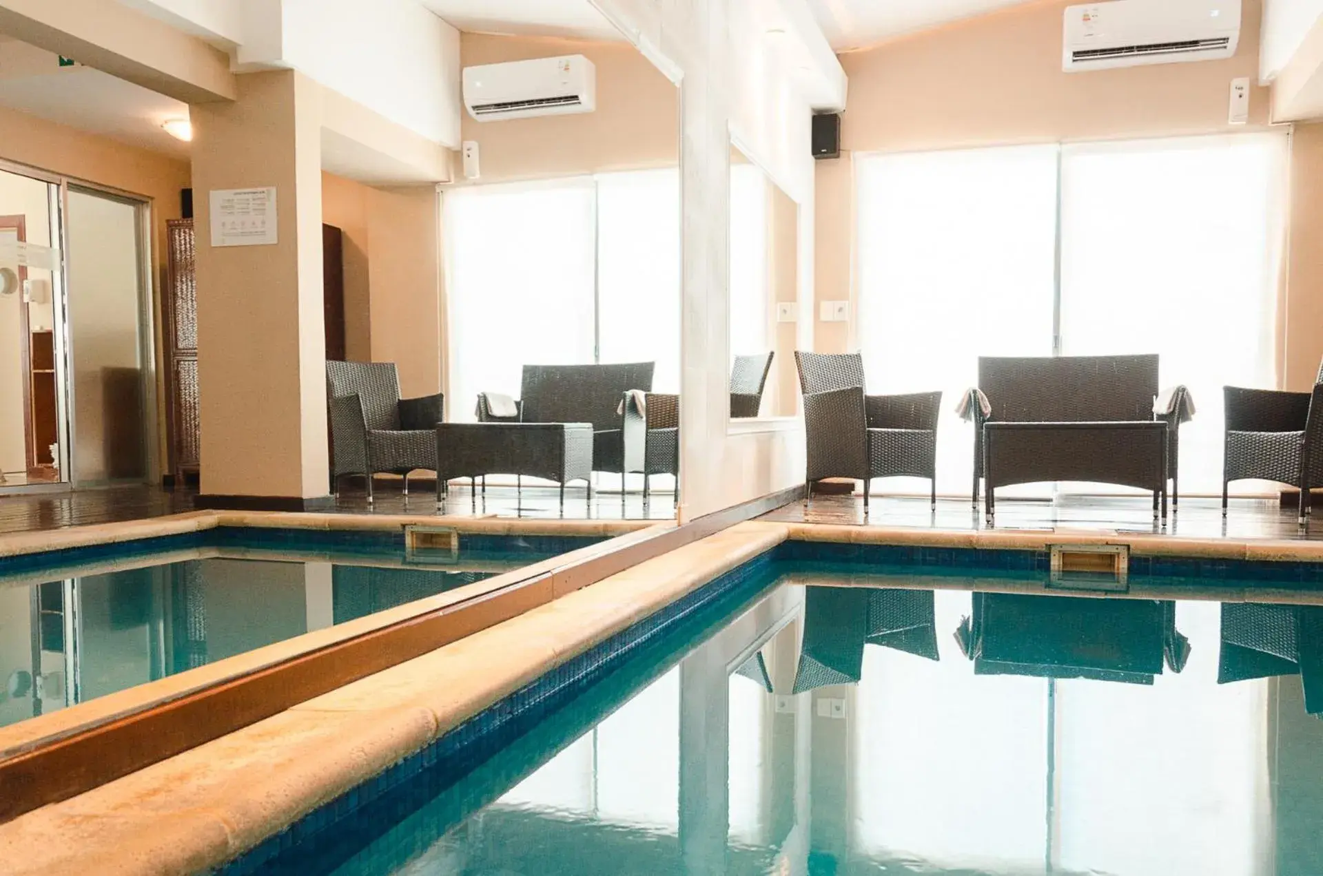 Swimming pool in Hotel Sunset Beach Swimming pool in Hotel Sunset Beach