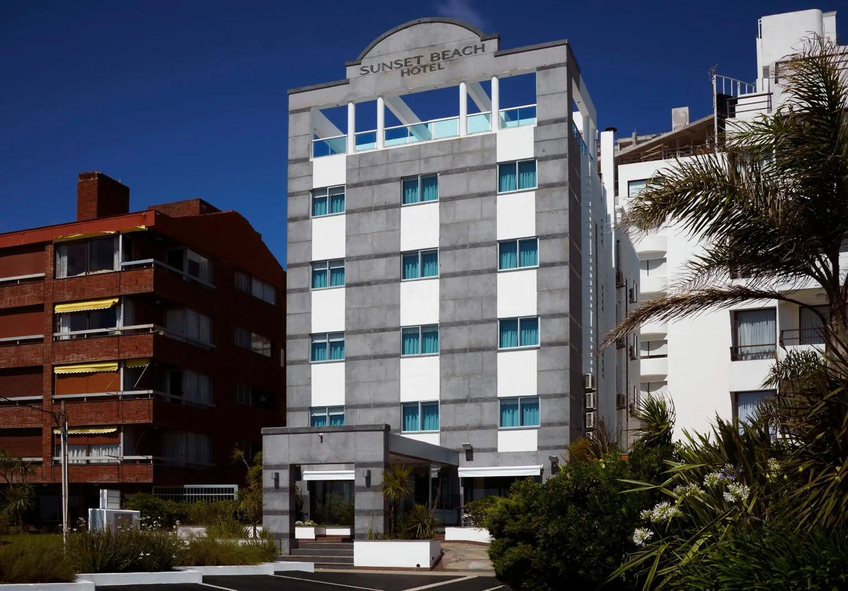 Facade/entrance in Hotel Sunset Beach Facade/entrance in Hotel Sunset Beach