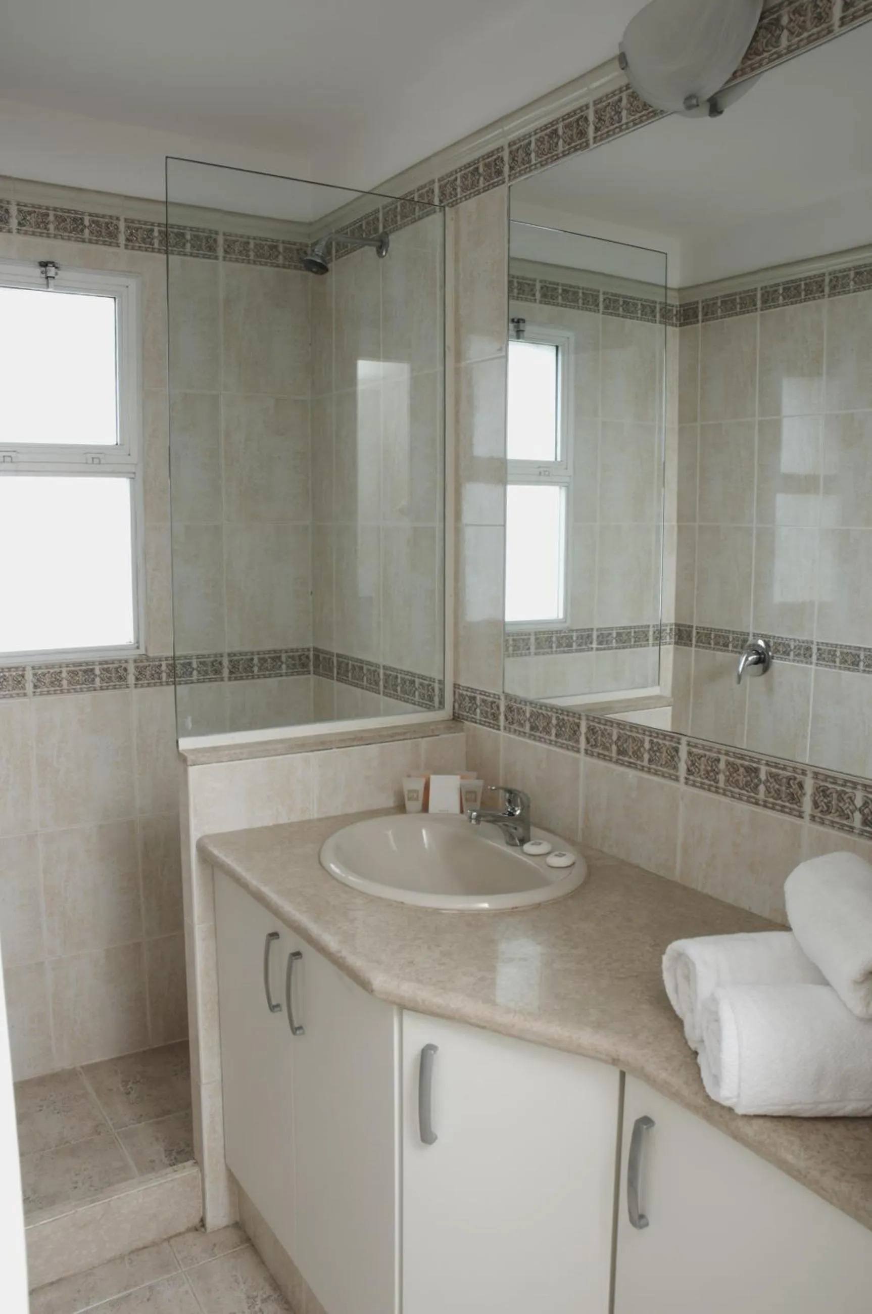 Bathroom in Hotel Sunset Beach