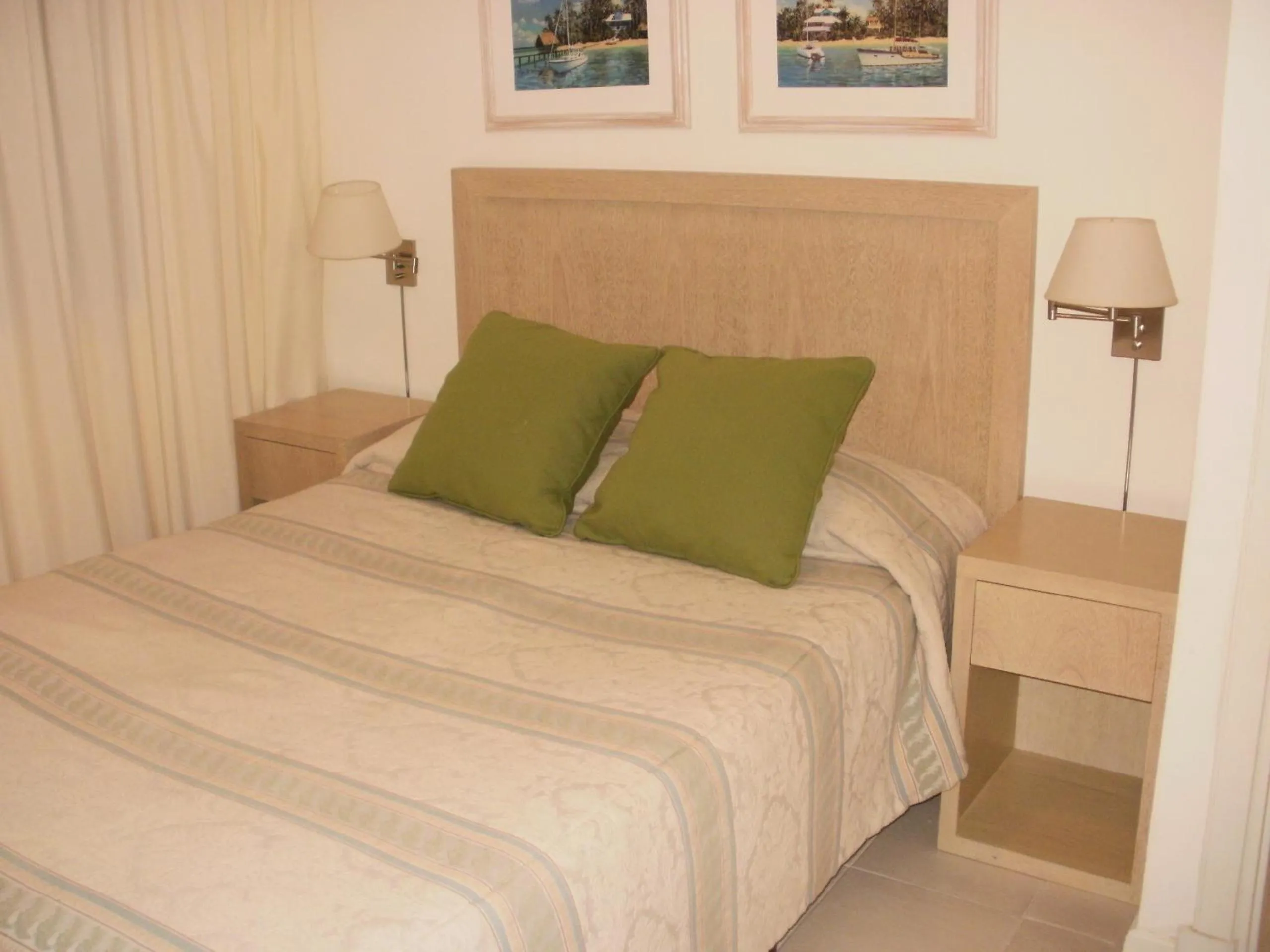 Bedroom, Bed in Hotel Sunset Beach