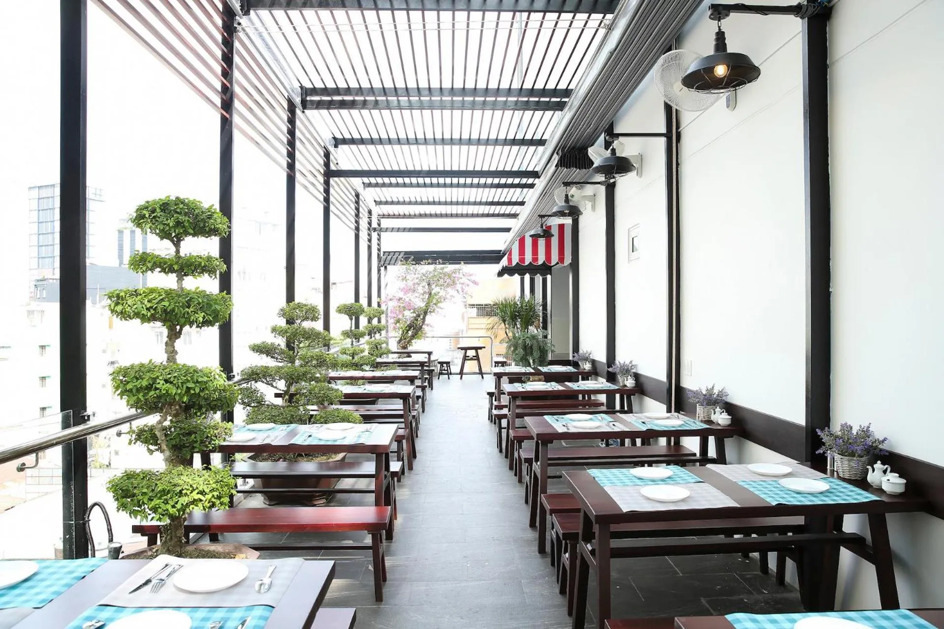 Restaurant/places to eat in The Umi Hotel