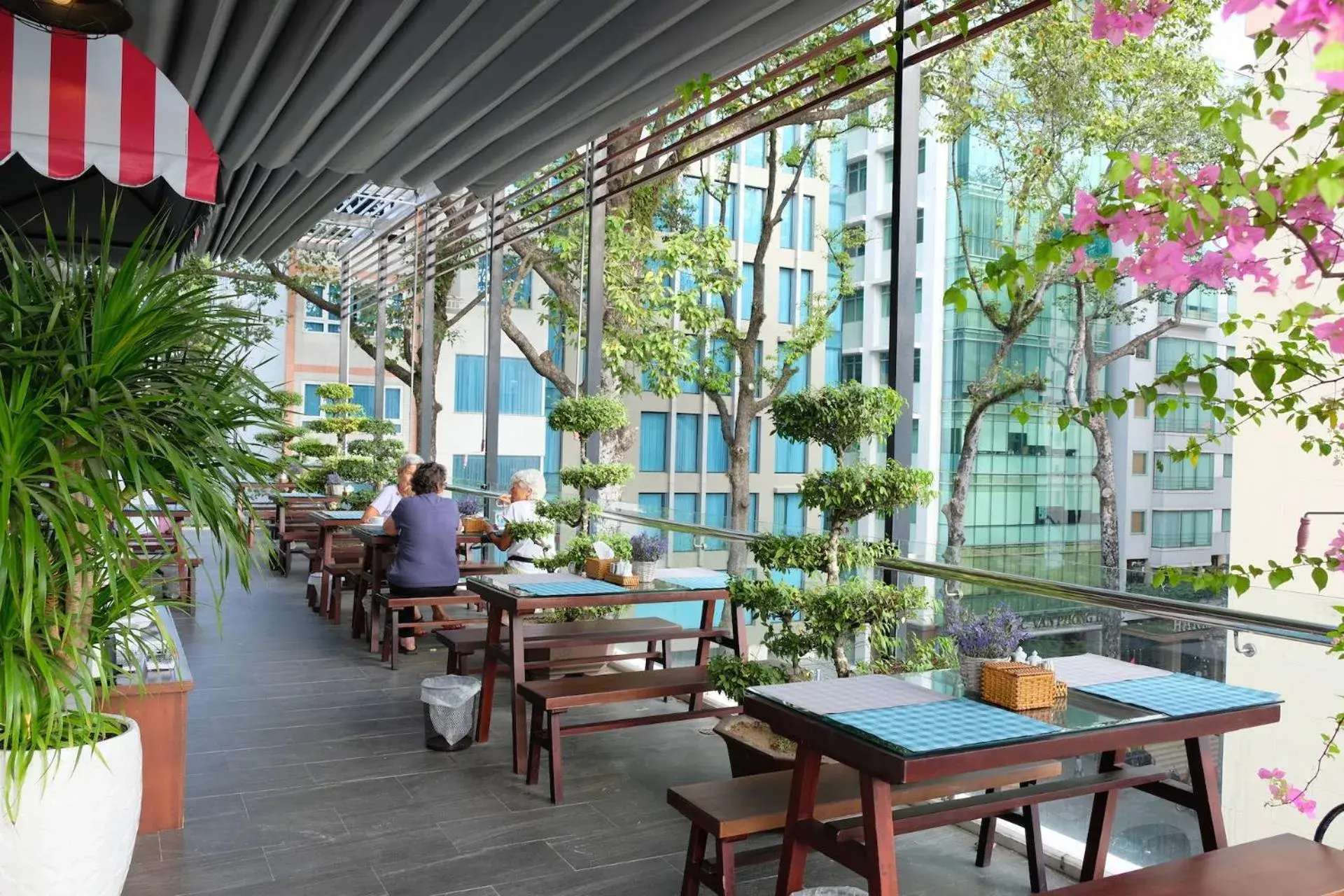 Restaurant/places to eat in The Umi Hotel Restaurant/places to eat in The Umi Hotel