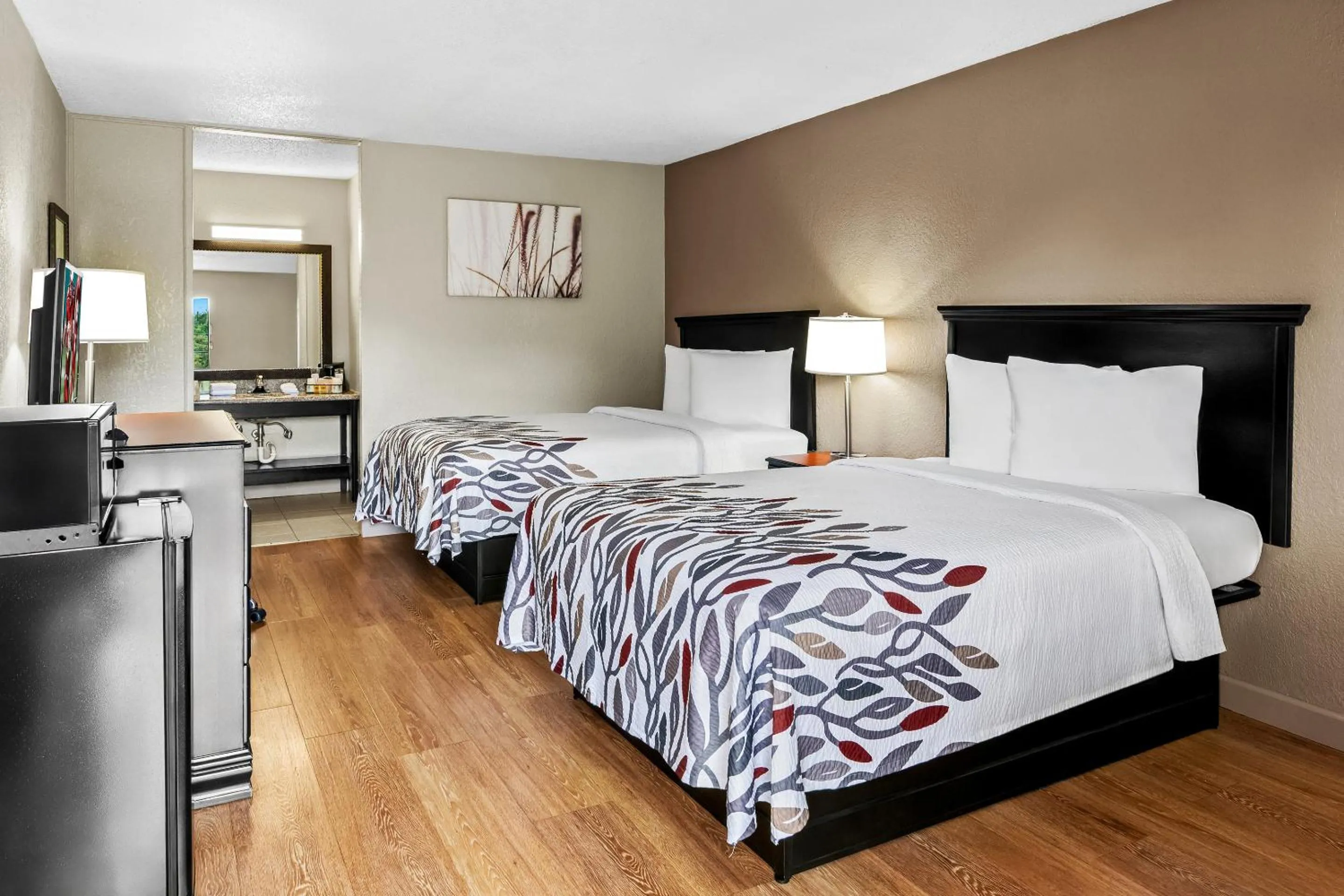 Bedroom, Bed in Red Roof Inn Hot Springs