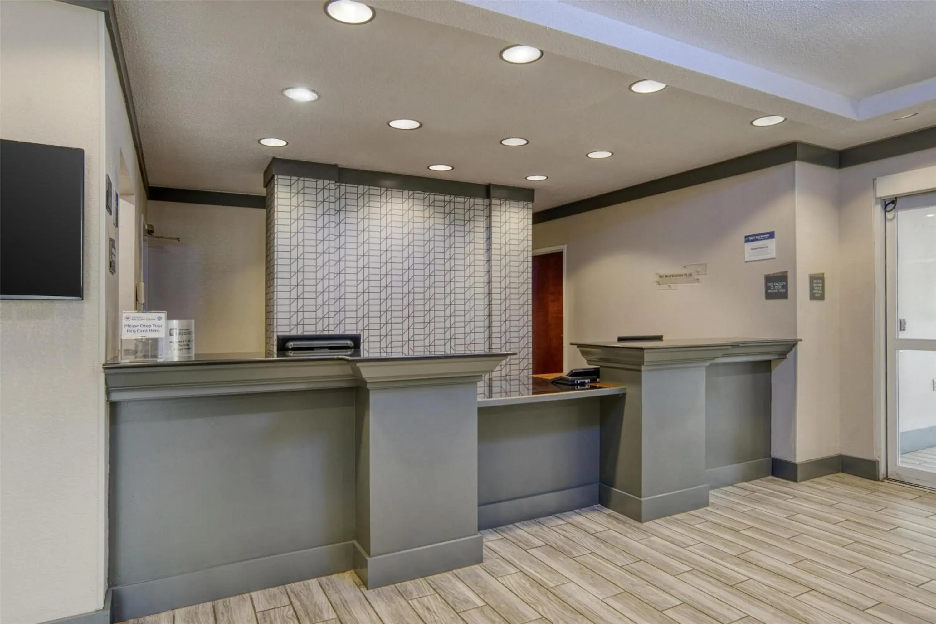 Lobby or reception in Best Western Plus Philadelphia-Choctaw Hotel and Suites Lobby or reception in Best Western Plus Philadelphia-Choctaw Hotel and Suites