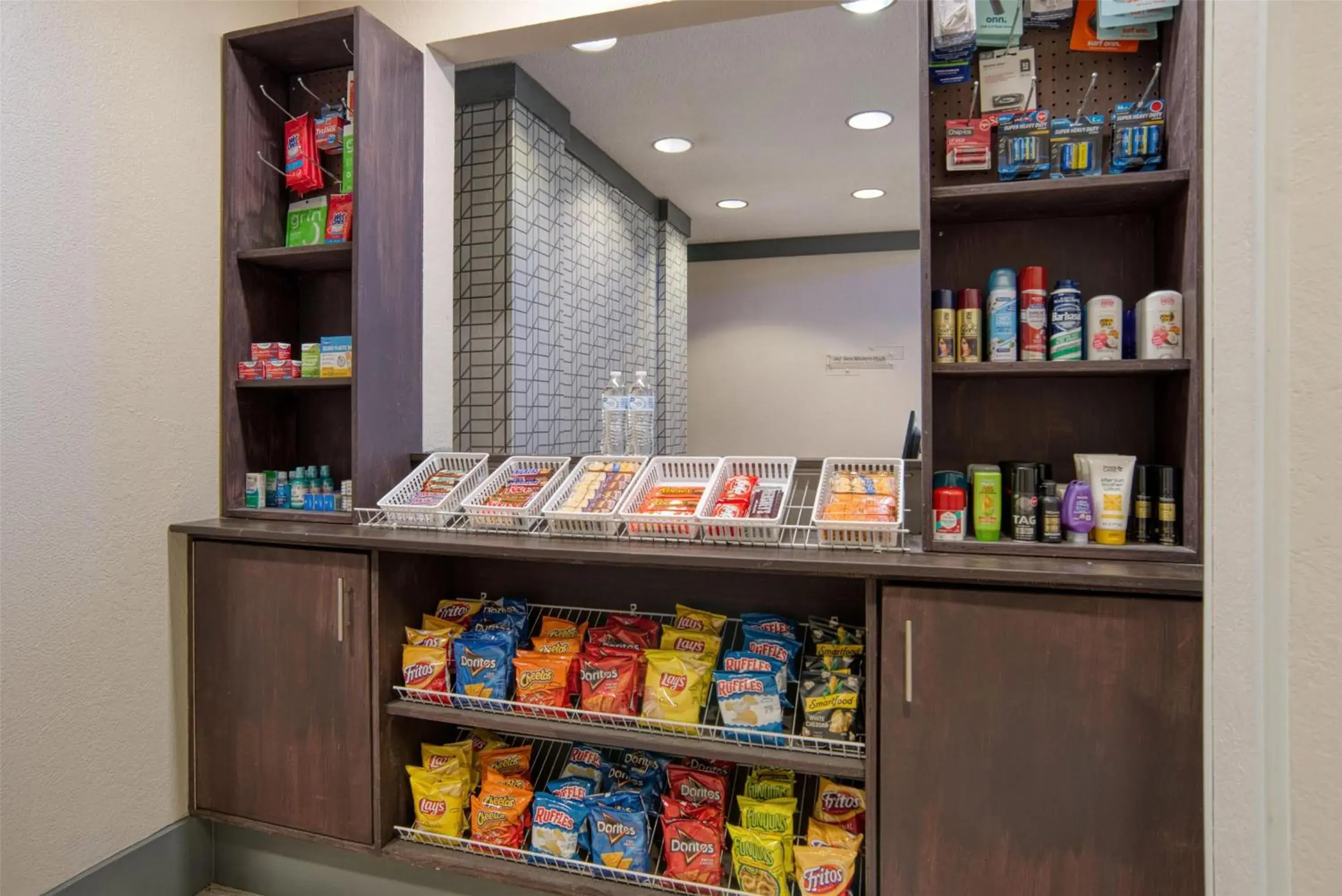 Property building in Best Western Plus Philadelphia-Choctaw Hotel and Suites Property building in Best Western Plus Philadelphia-Choctaw Hotel and Suites