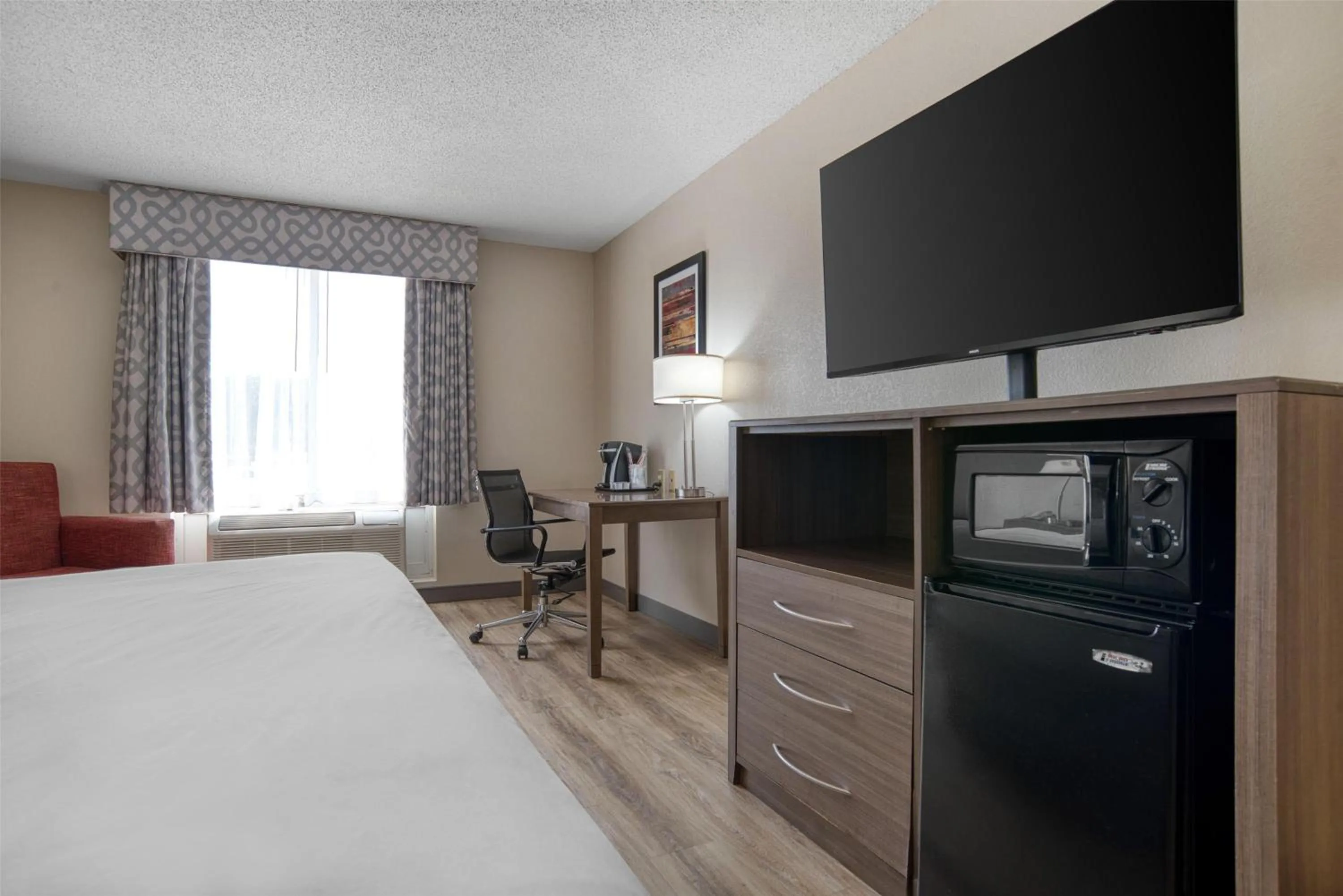 Bedroom, Bed in Best Western Plus Philadelphia-Choctaw Hotel and Suites