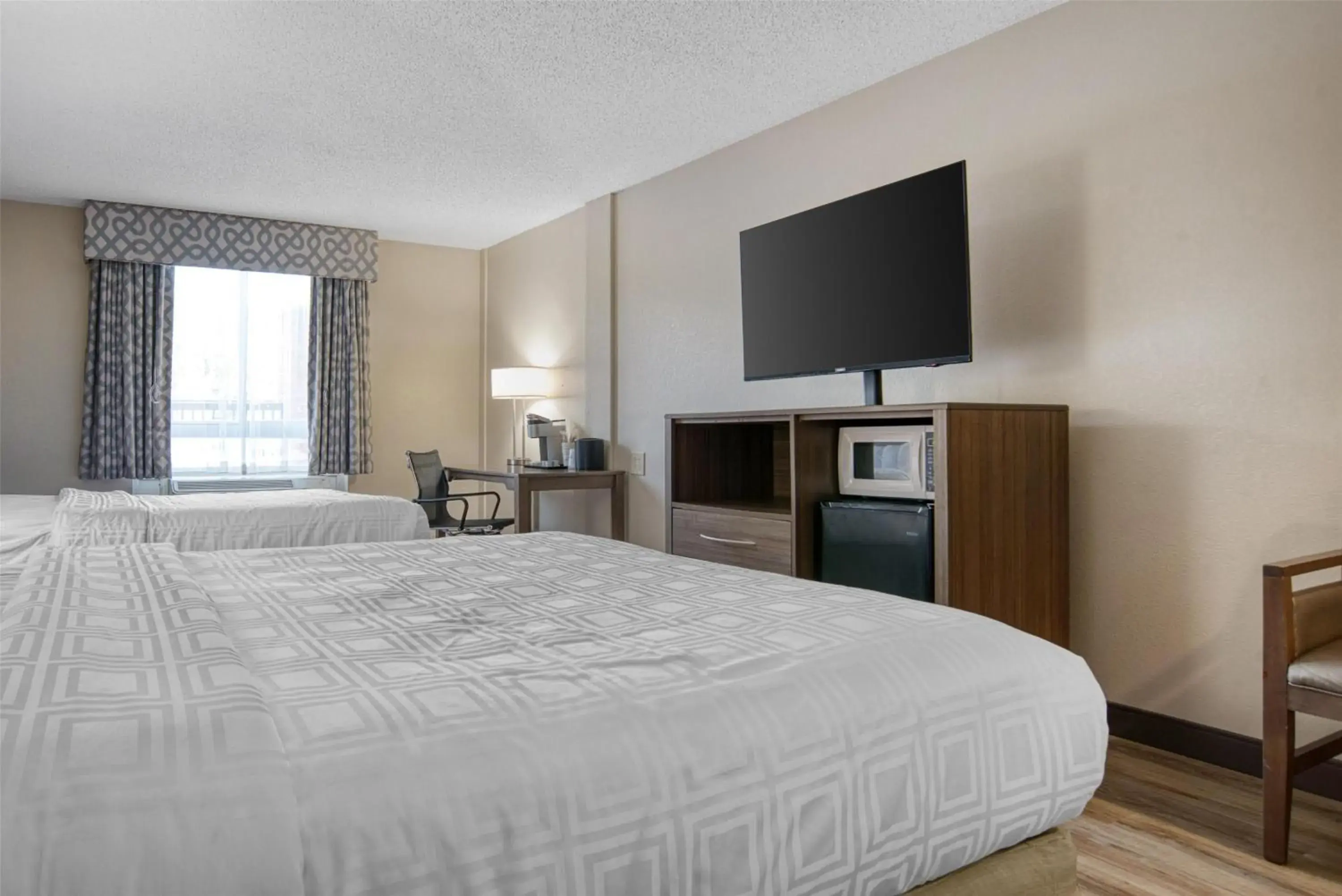 Queen Room with Two Queen Beds and Roll-In Shower - Disability Access in Best Western Plus Philadelphia-Choctaw Hotel and Suites Queen Room with Two Queen Beds and Roll-In Shower - Disability Access in Best Western Plus Philadelphia-Choctaw Hotel and Suites