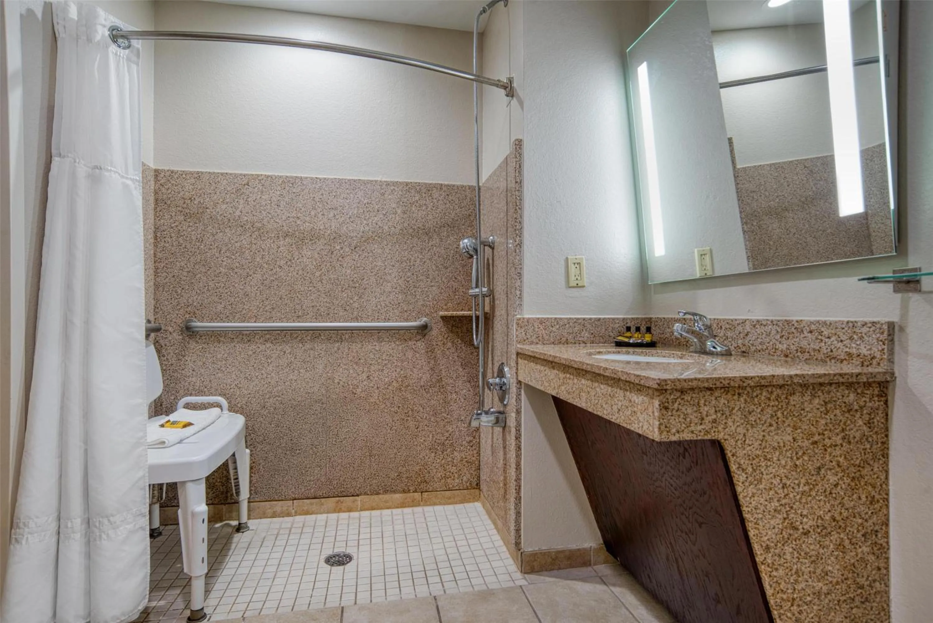 Bathroom in Best Western Plus Philadelphia-Choctaw Hotel and Suites