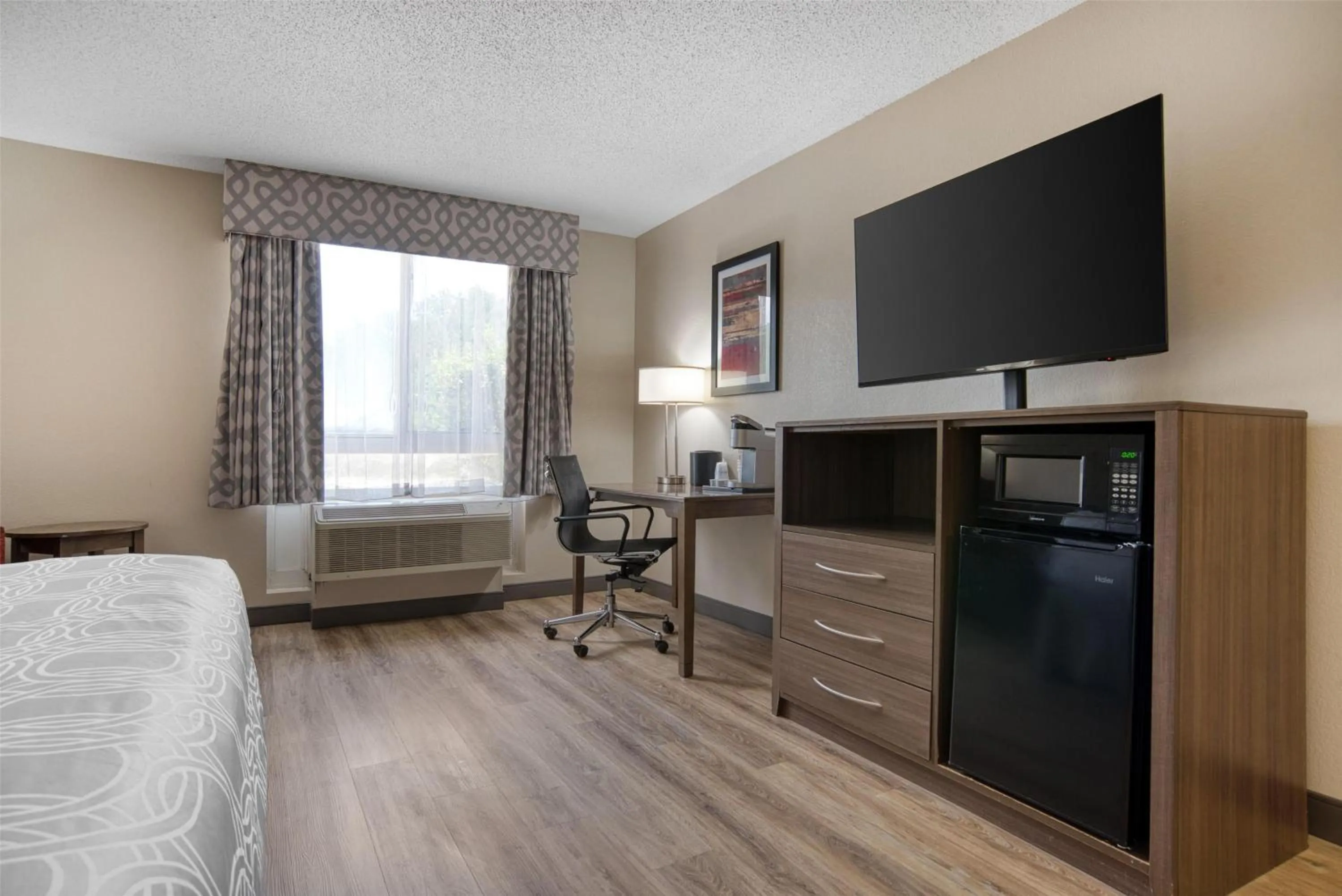 Bedroom, Bed in Best Western Plus Philadelphia-Choctaw Hotel and Suites