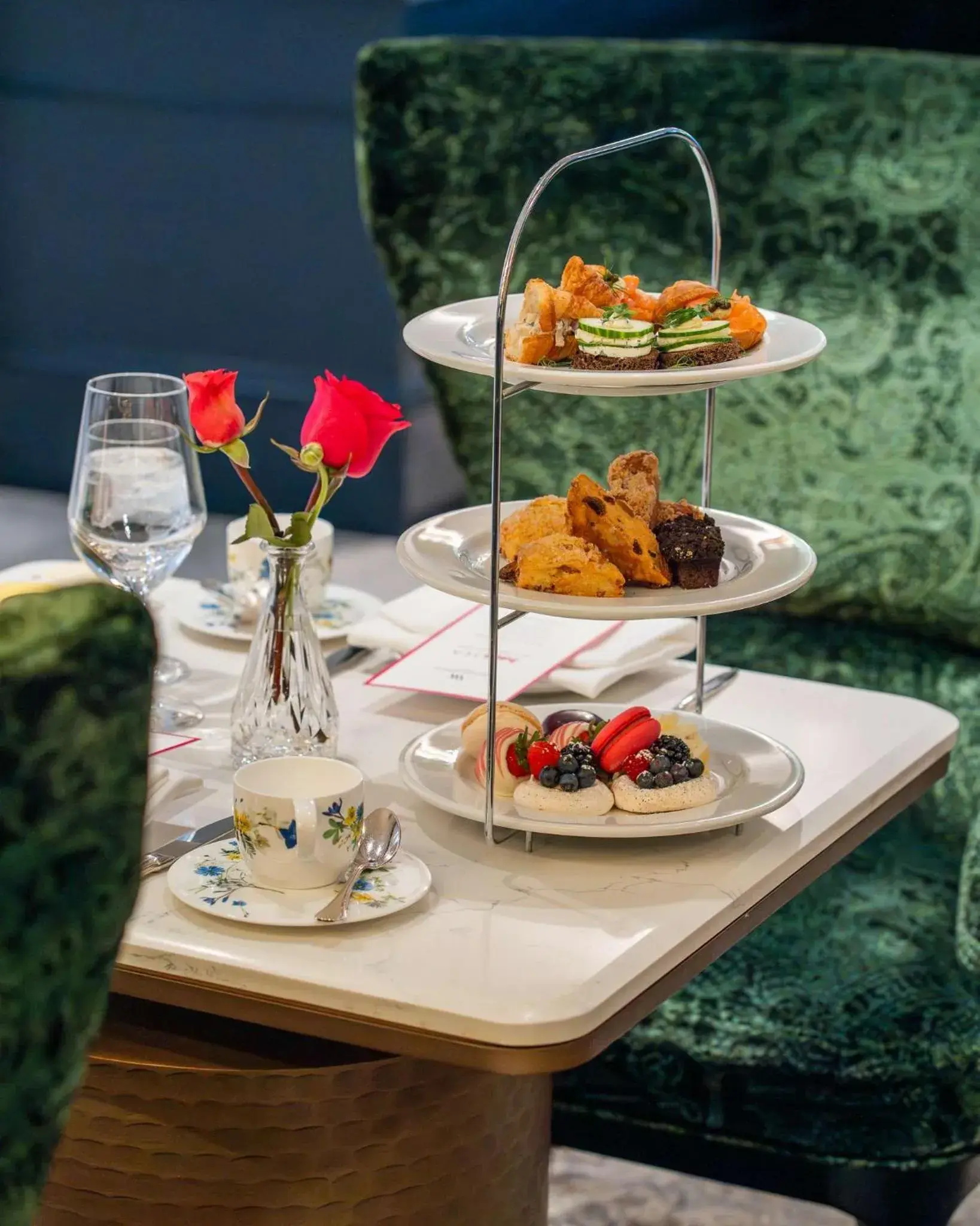 Restaurant/places to eat in Waldorf Astoria Chicago Restaurant/places to eat in Waldorf Astoria Chicago