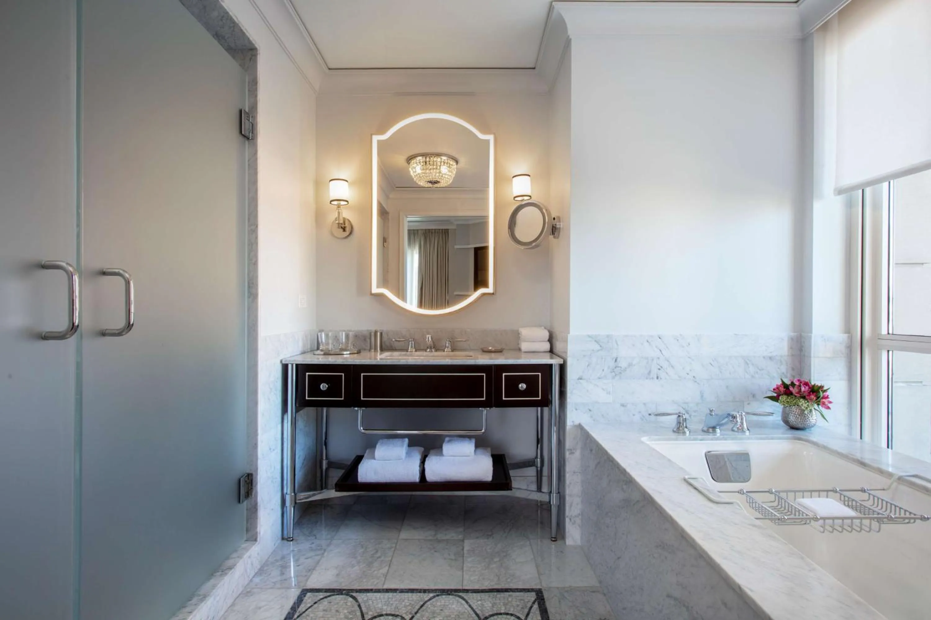 Bathroom, Bed in Waldorf Astoria Chicago