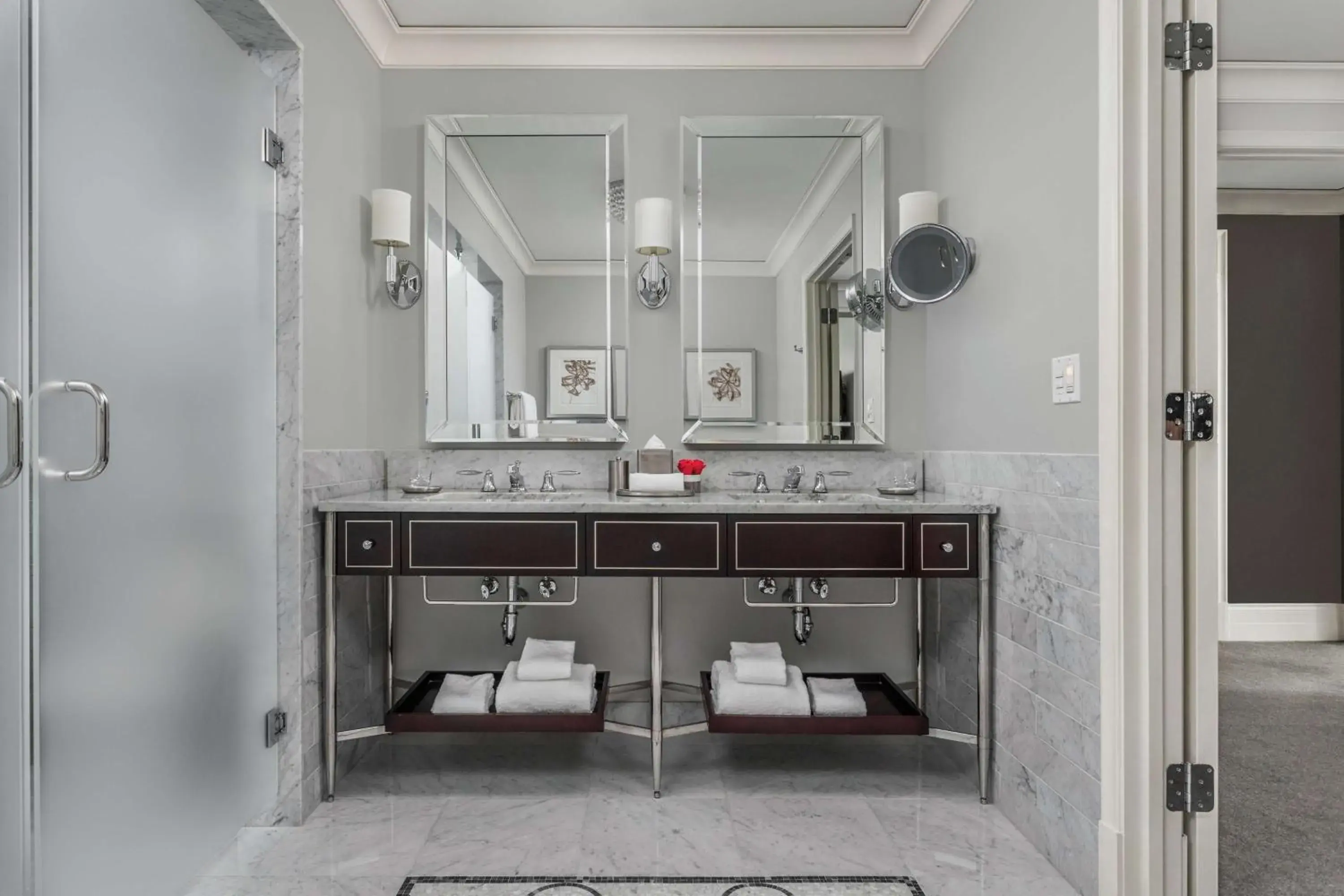 Bathroom in Waldorf Astoria Chicago Bathroom in Waldorf Astoria Chicago