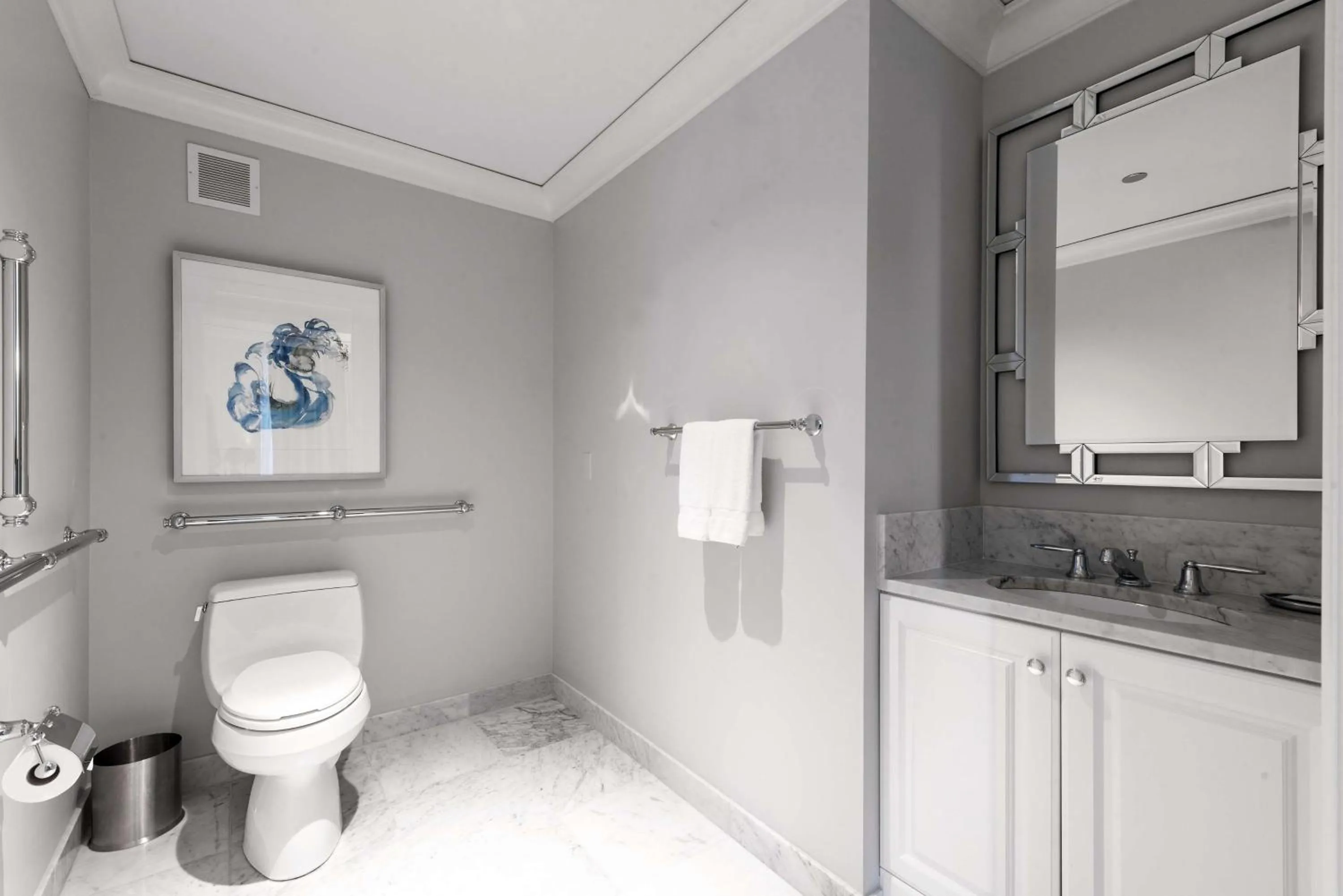 Bathroom in Waldorf Astoria Chicago