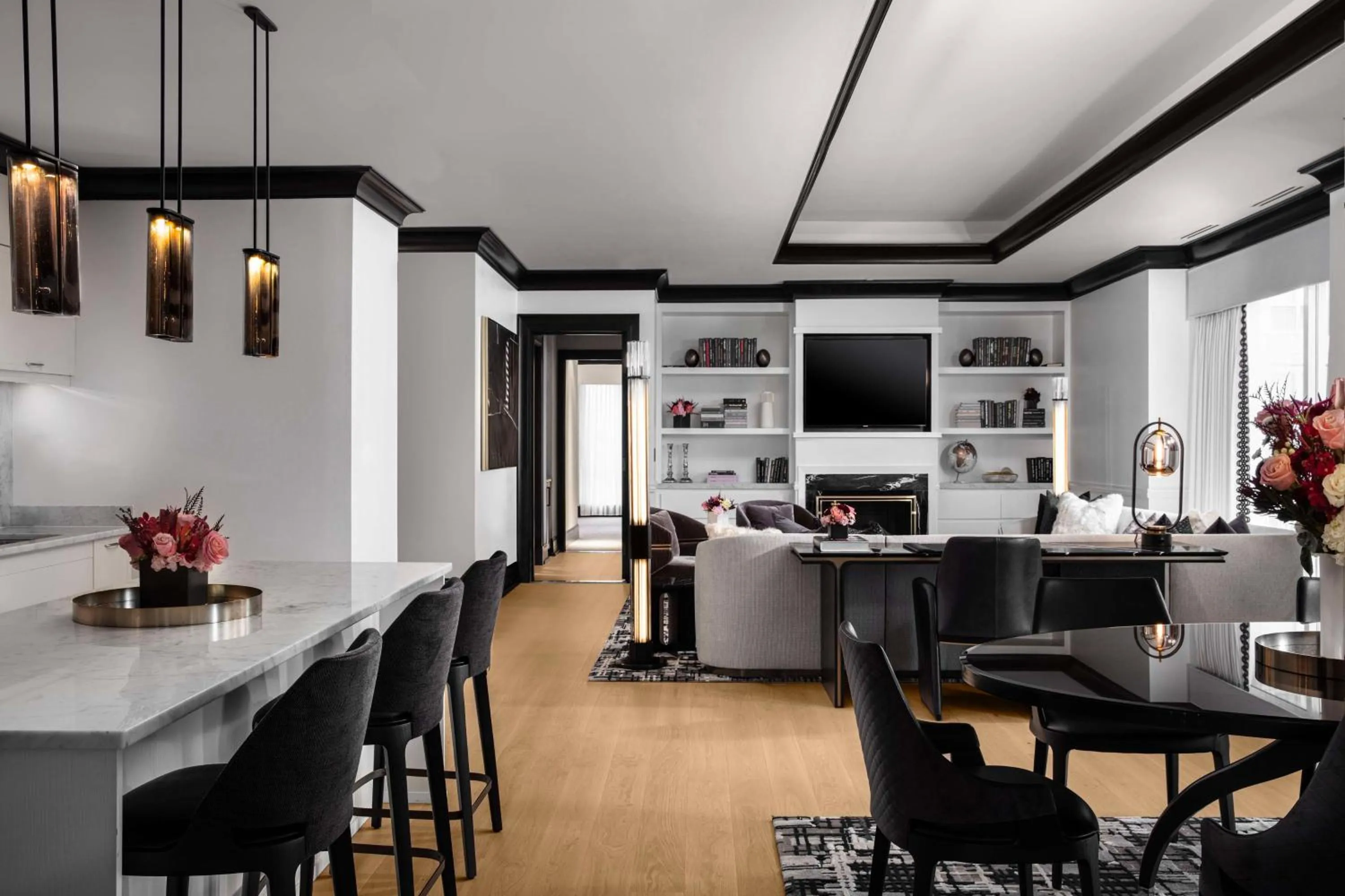 Living room in Waldorf Astoria Chicago