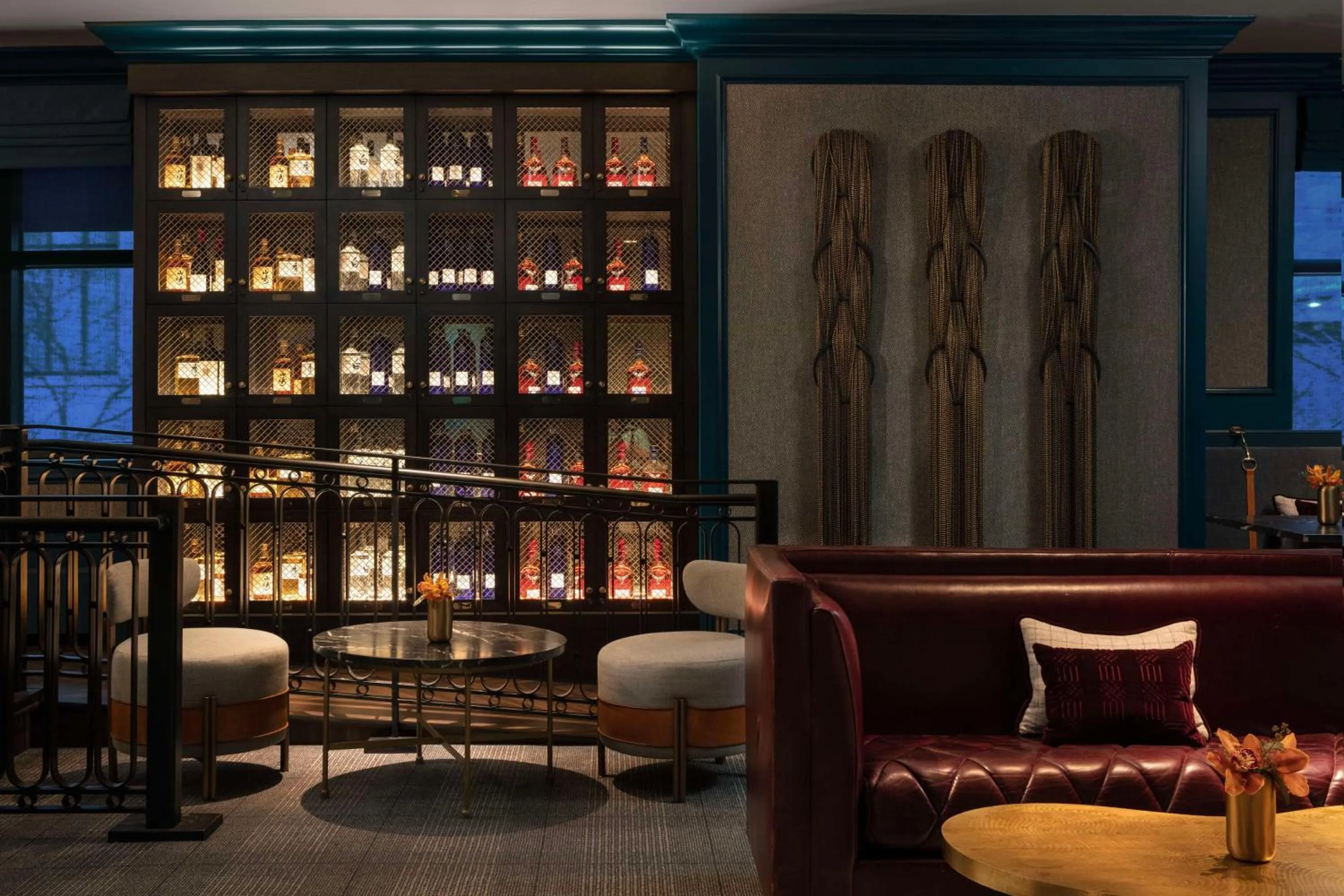 Restaurant/places to eat in Waldorf Astoria Chicago