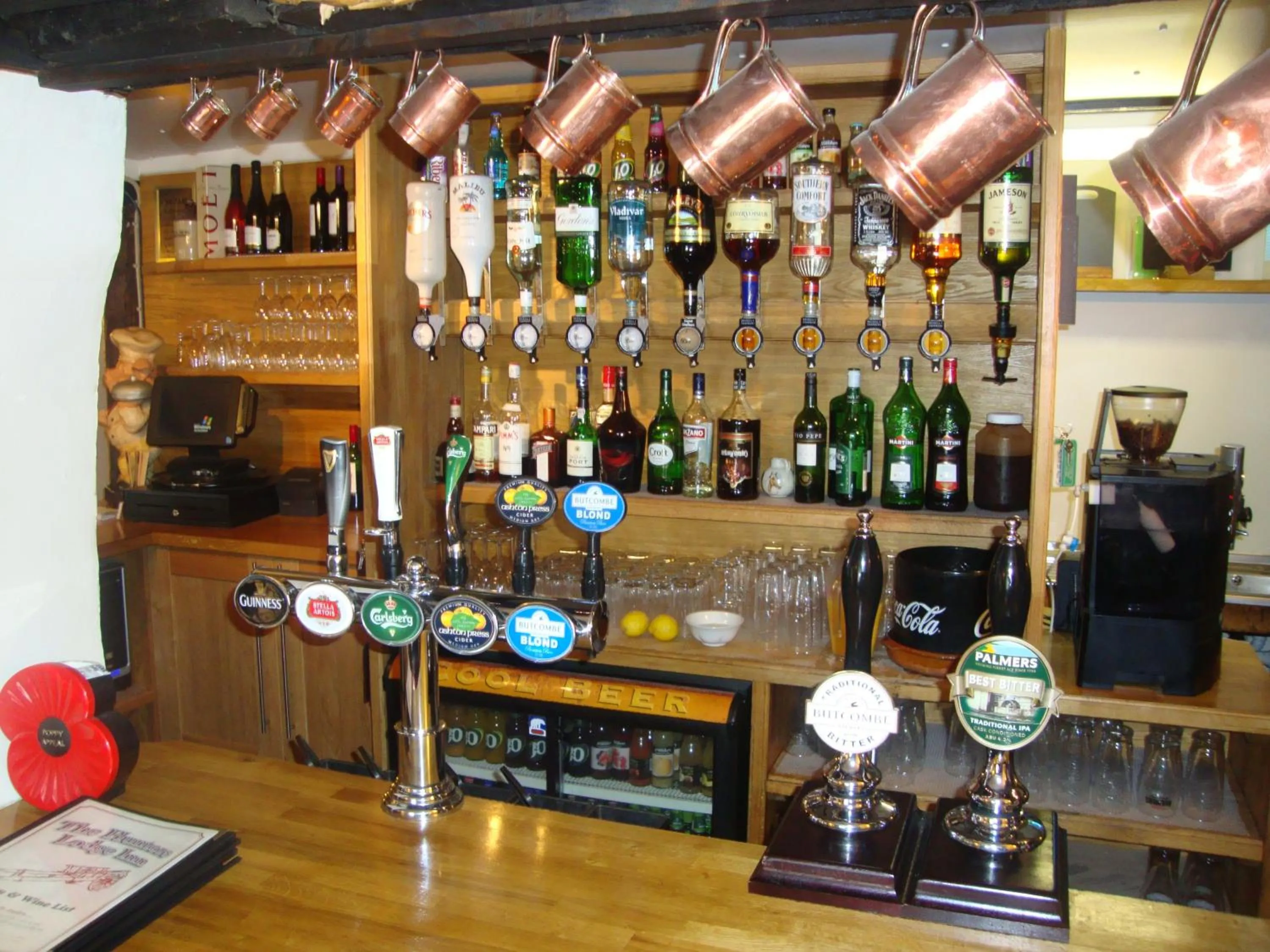 Lounge or bar in Hunters Lodge Inn