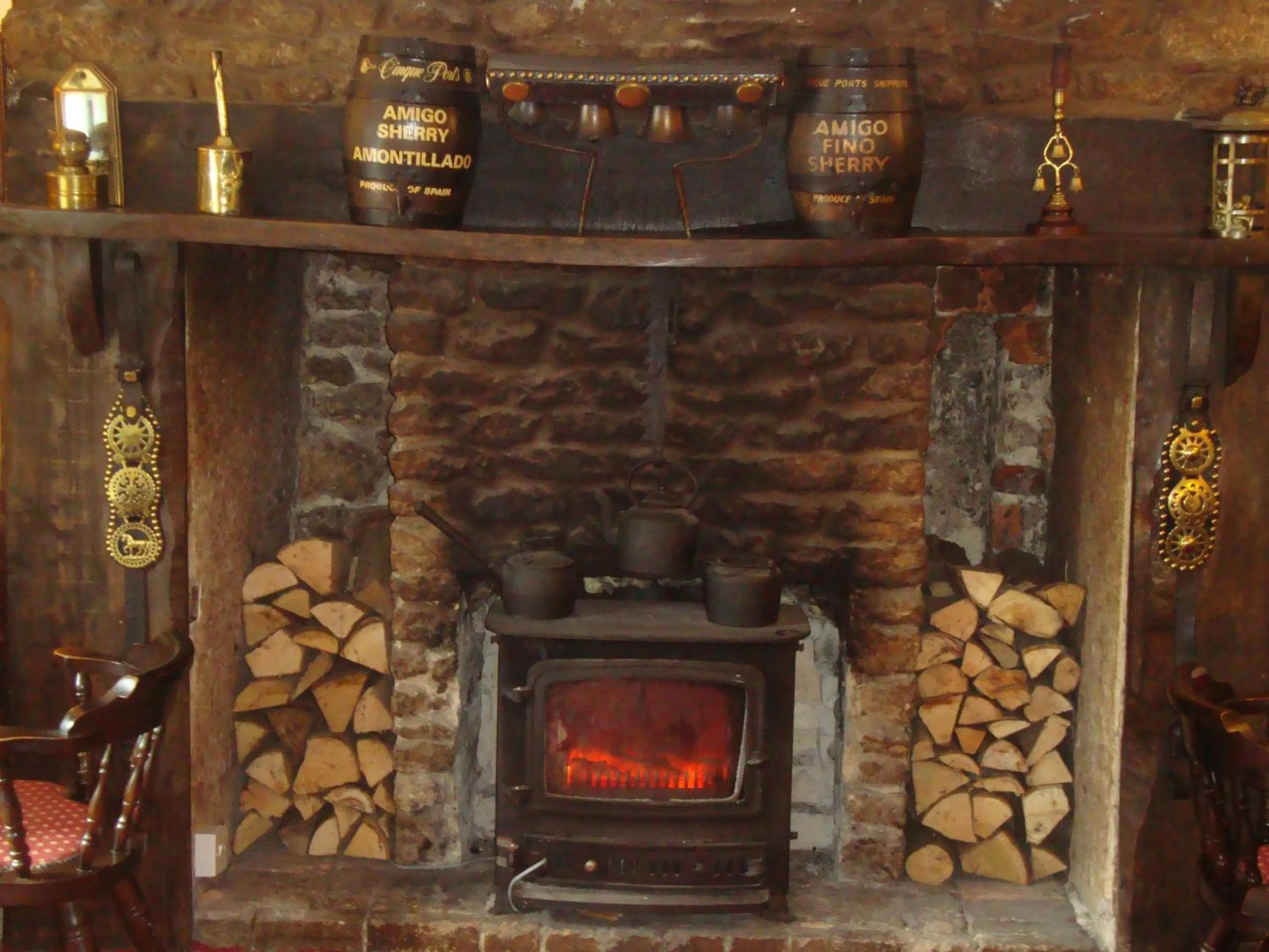 Lounge or bar in Hunters Lodge Inn