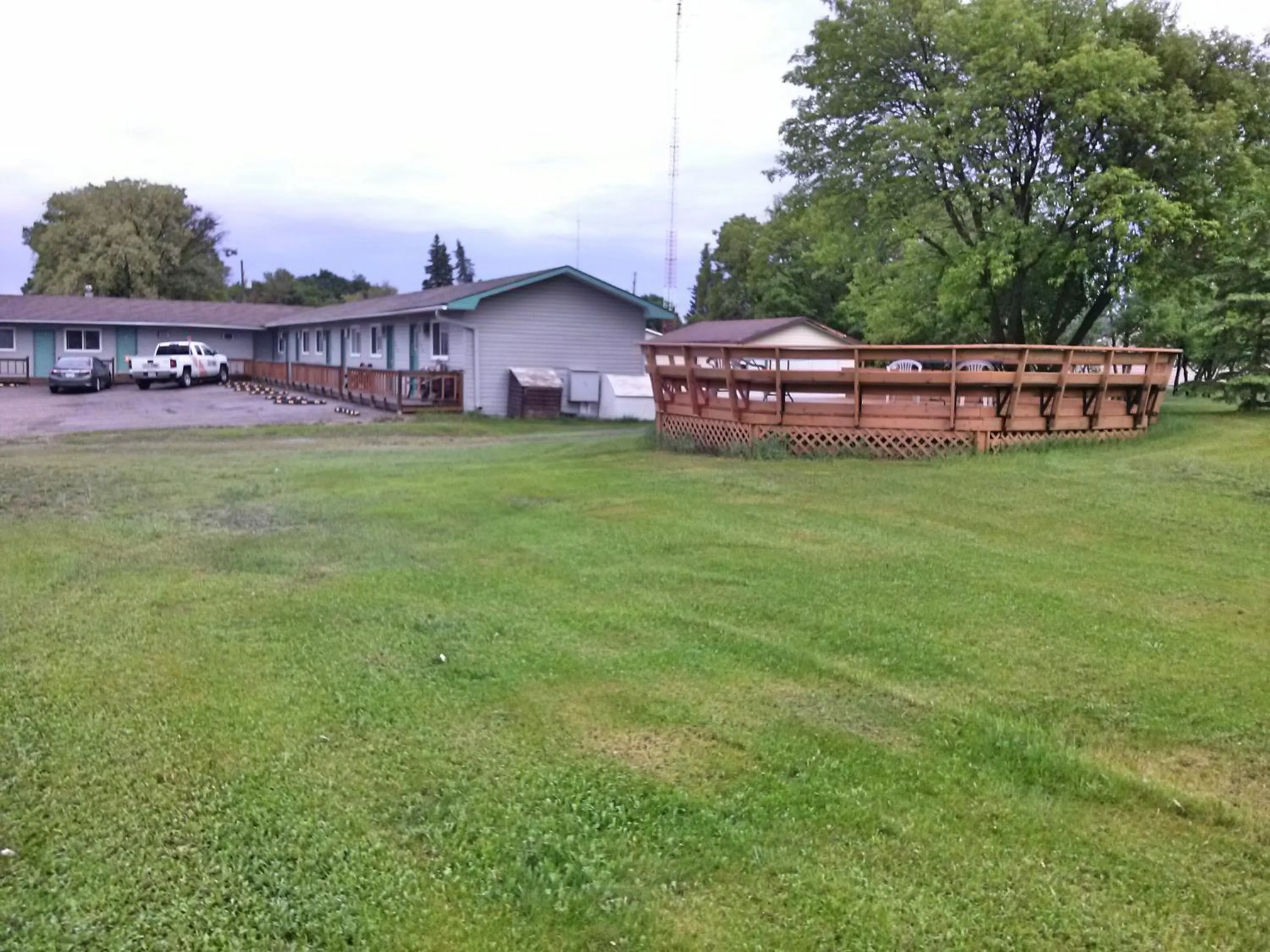 Moosomin Motel