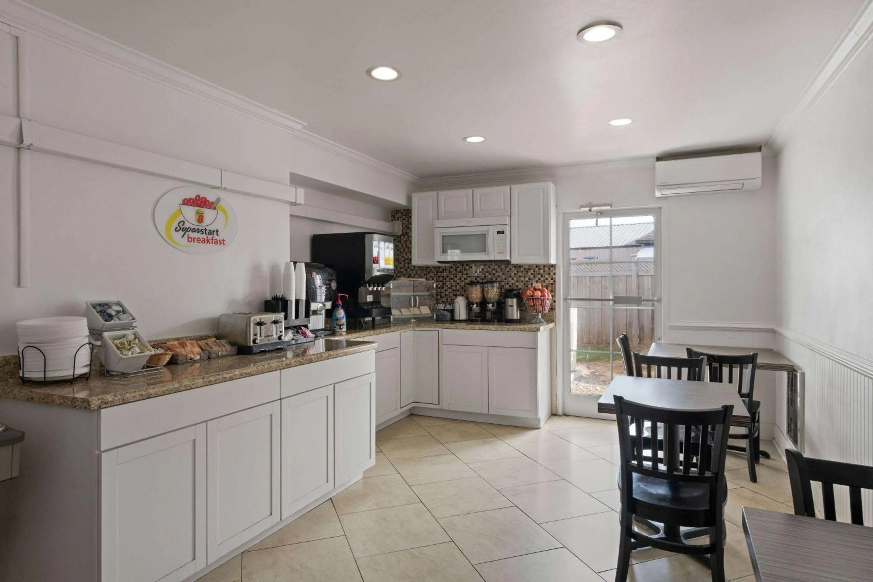 Breakfast in Super 8 by Wyndham Harbison/Parkridge Hospital