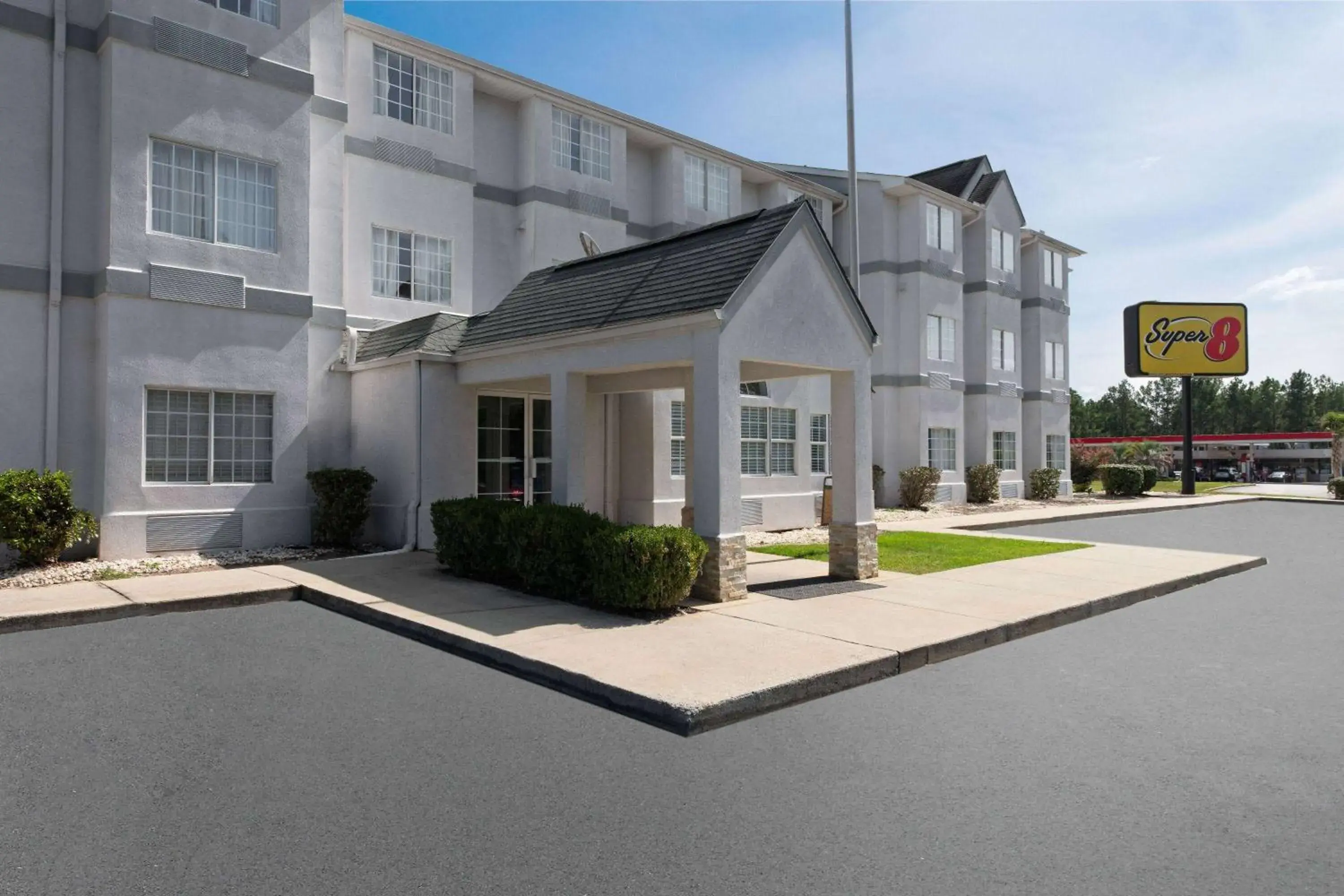 Property building in Super 8 by Wyndham Harbison/Parkridge Hospital Property building in Super 8 by Wyndham Harbison/Parkridge Hospital