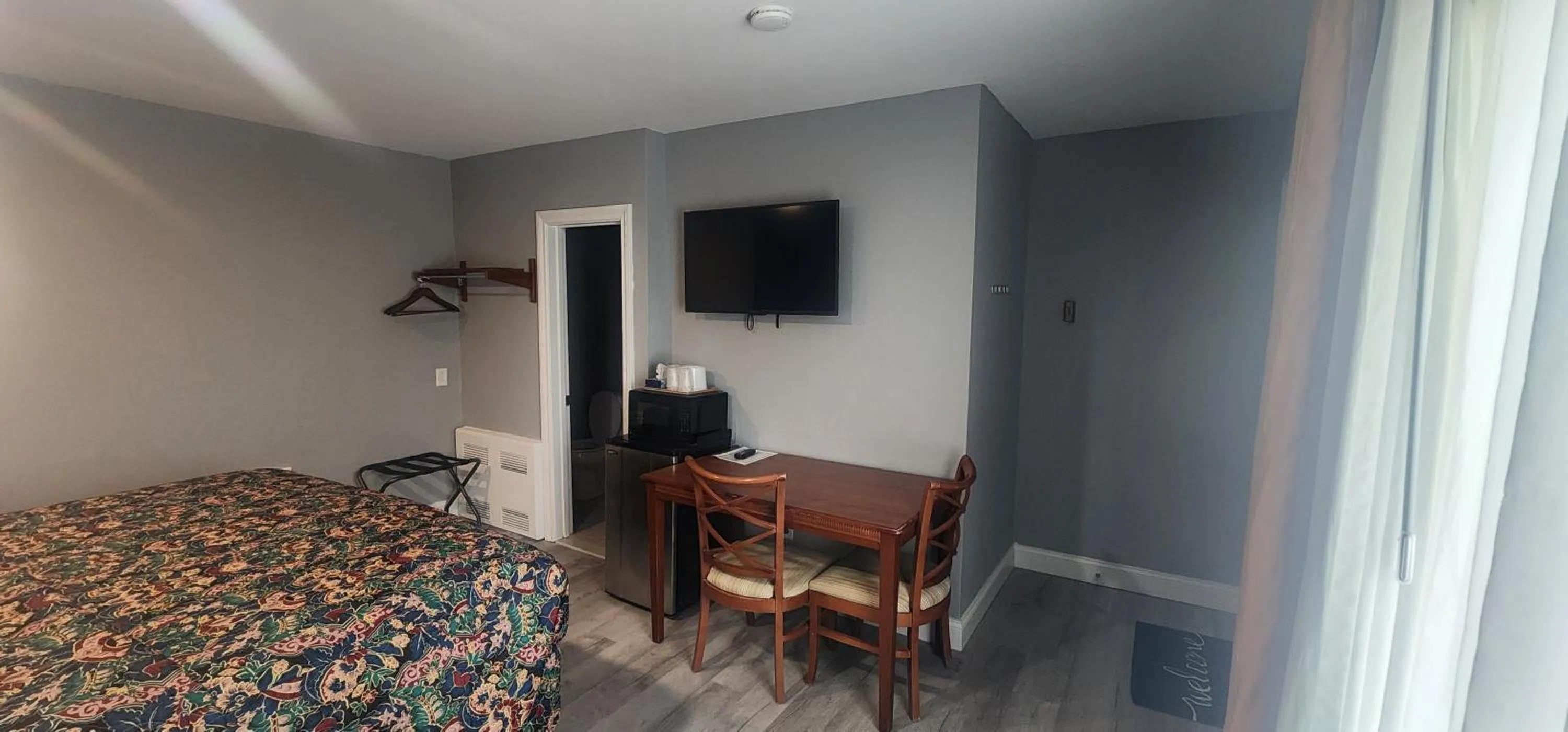 Bedroom, Bed in Budget Inn Horseheads