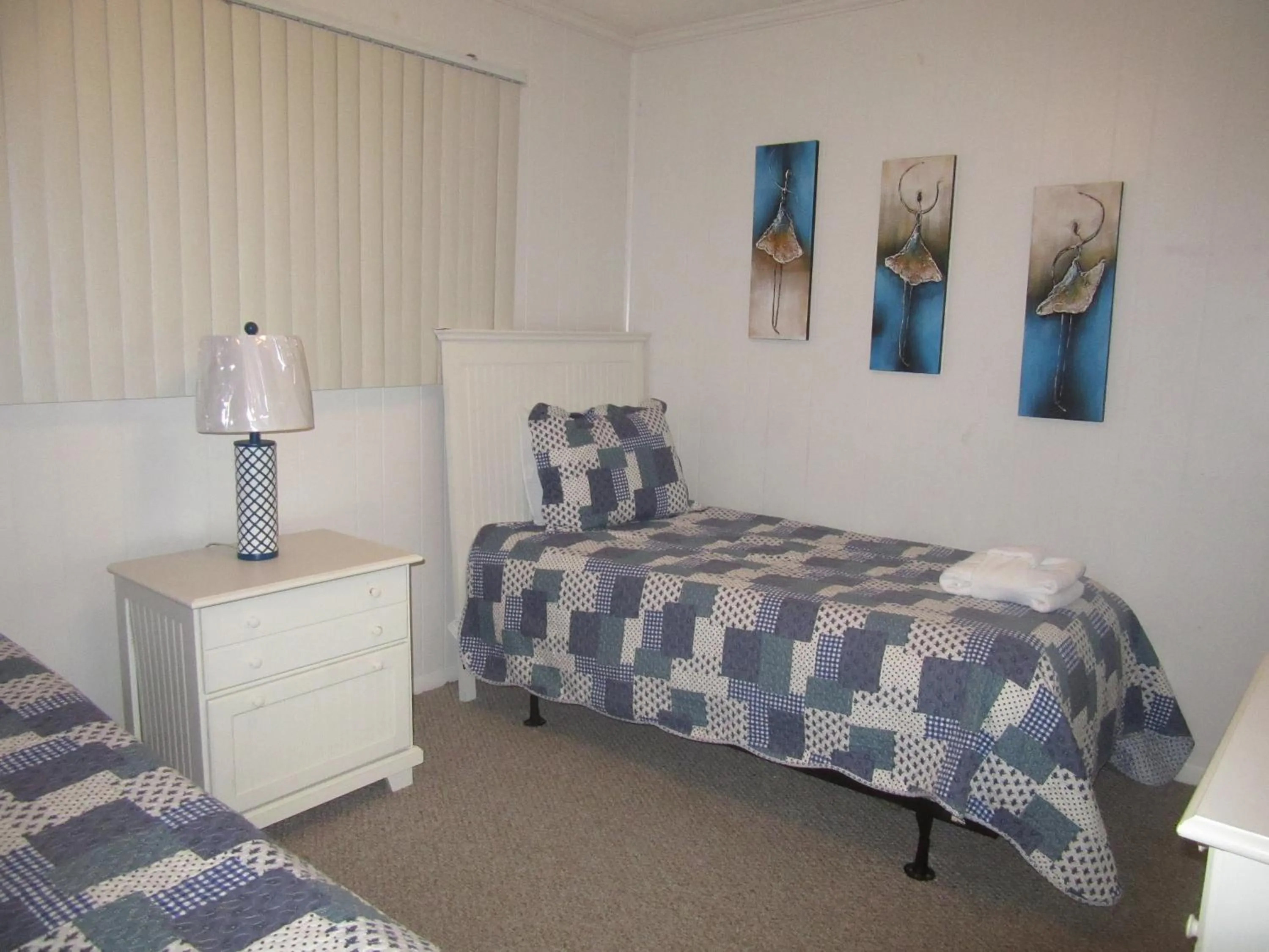 Photo of the whole room, Bed in Hilton Head Island Beach and Tennis Resort