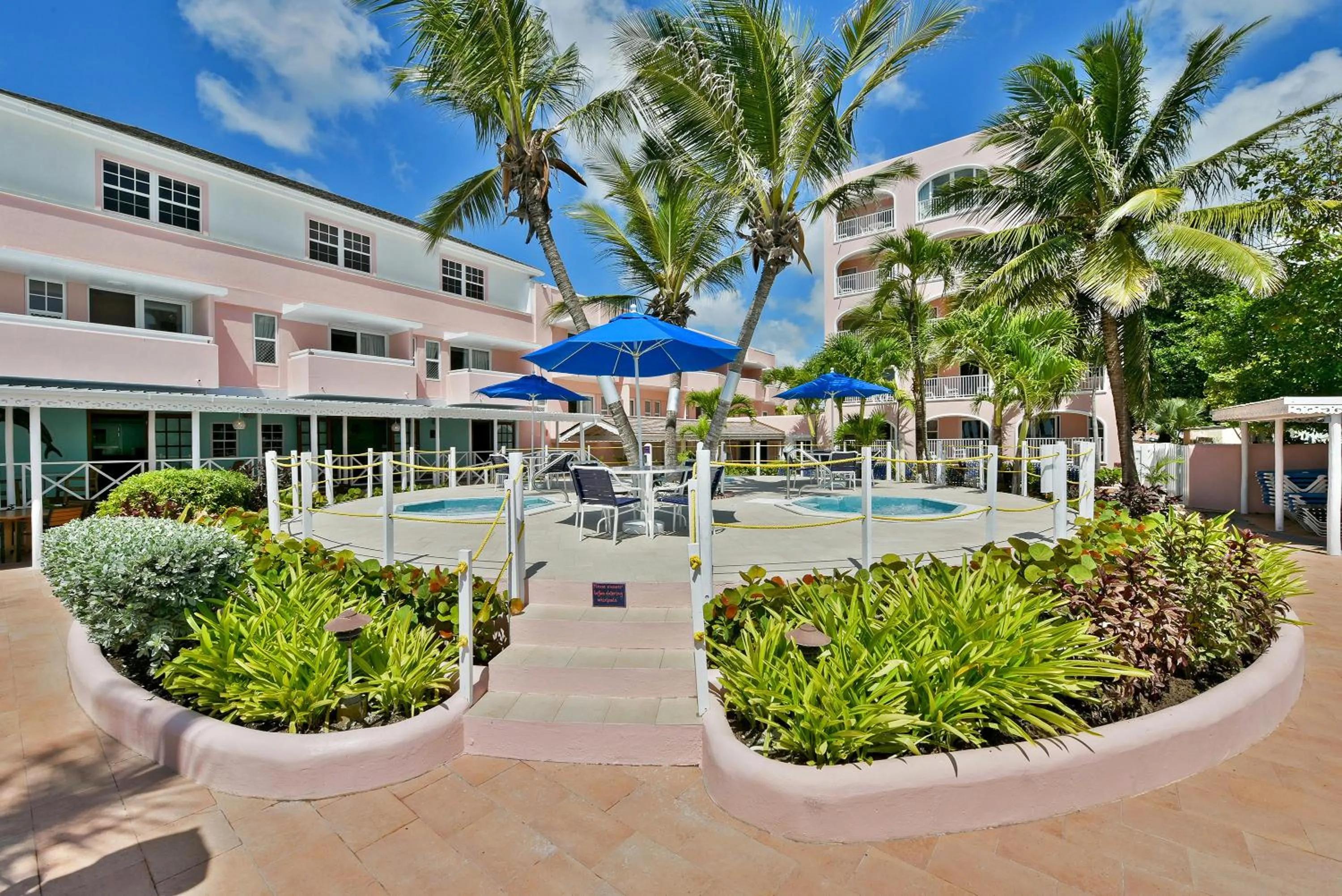 Area and facilities in Butterfly Beach Hotel