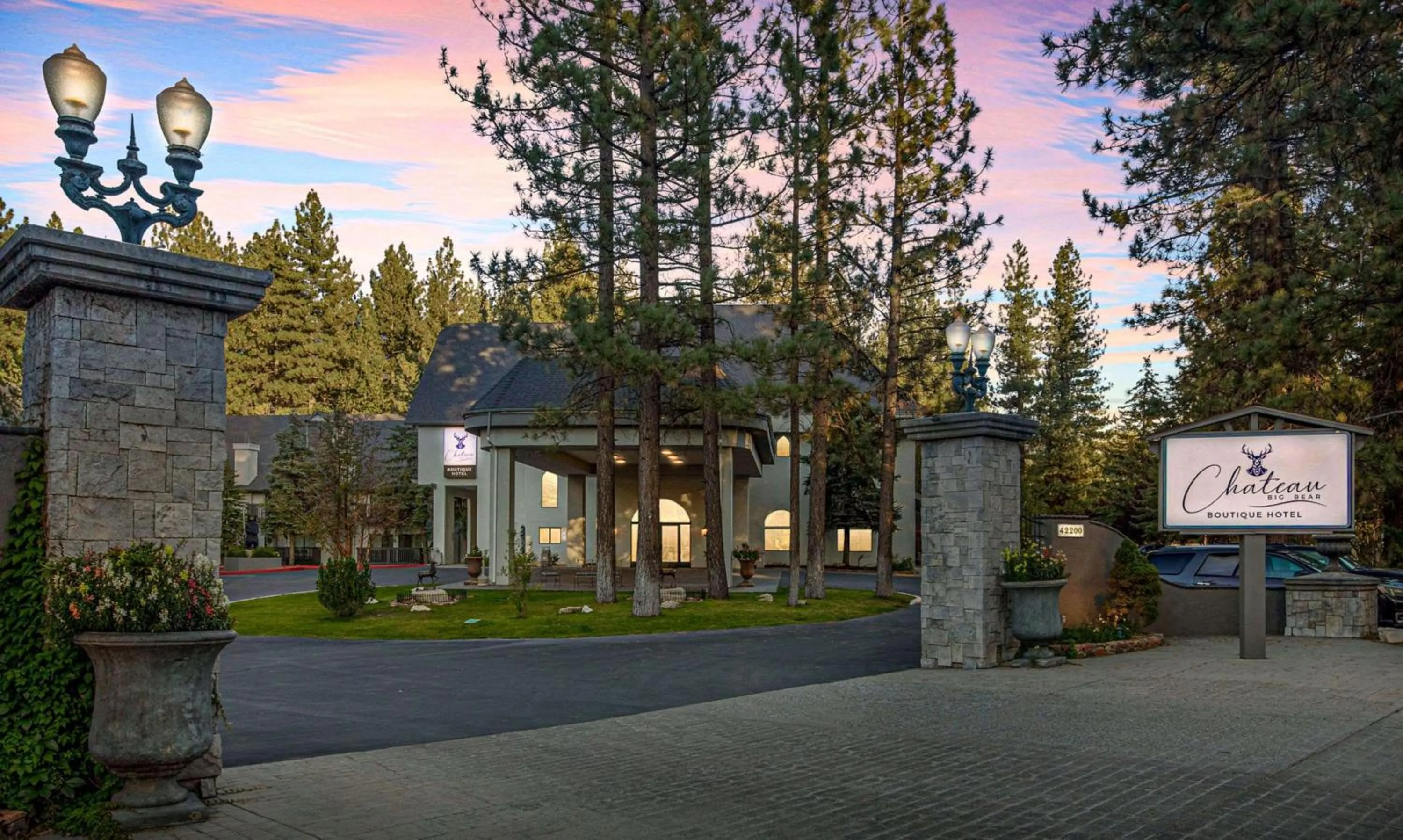 Property building in Chateau Big Bear Boutique Hotel, BW Signature Collection