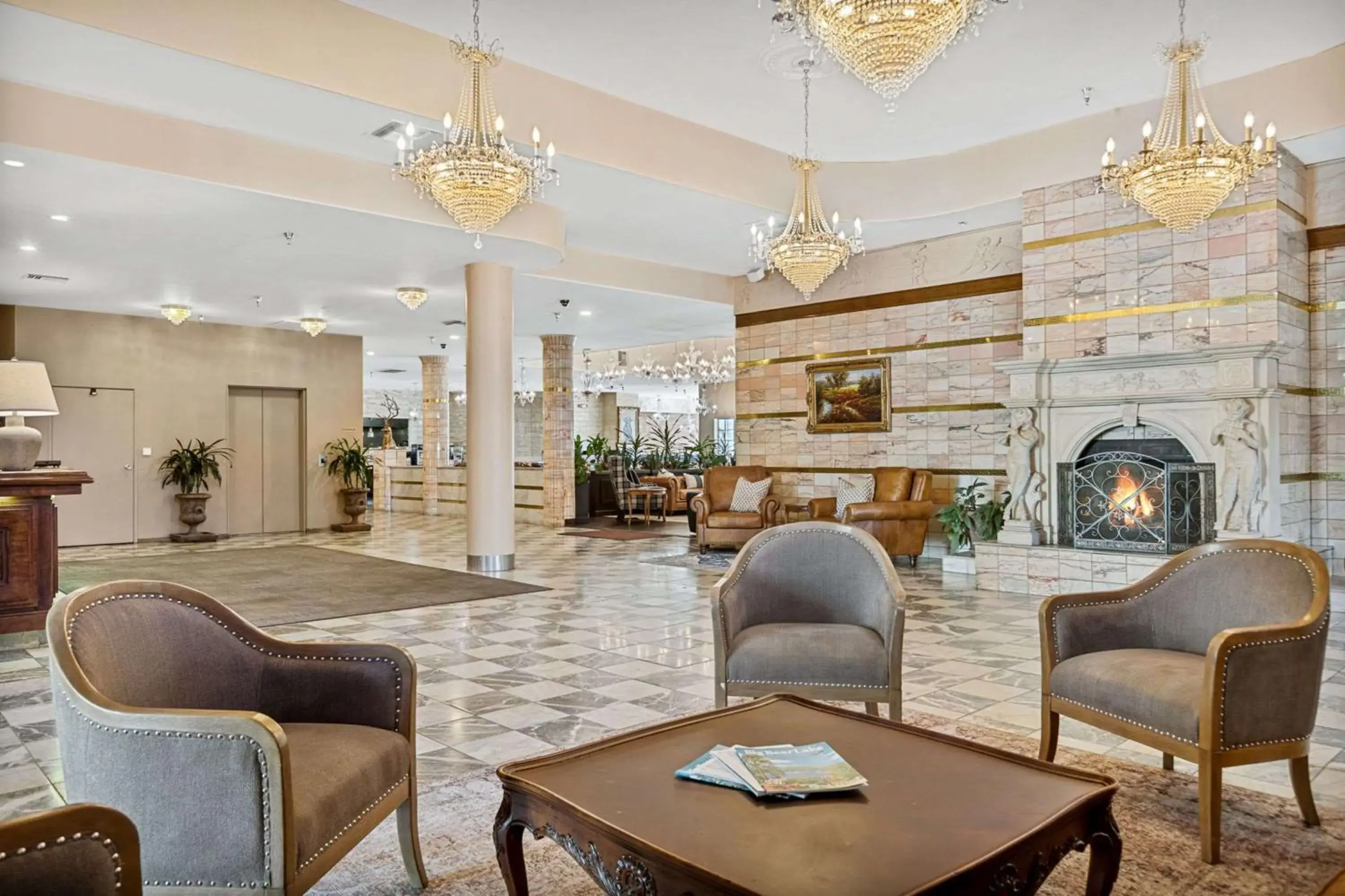 Lobby or reception in Chateau Big Bear Boutique Hotel, BW Signature Collection Lobby or reception in Chateau Big Bear Boutique Hotel, BW Signature Collection