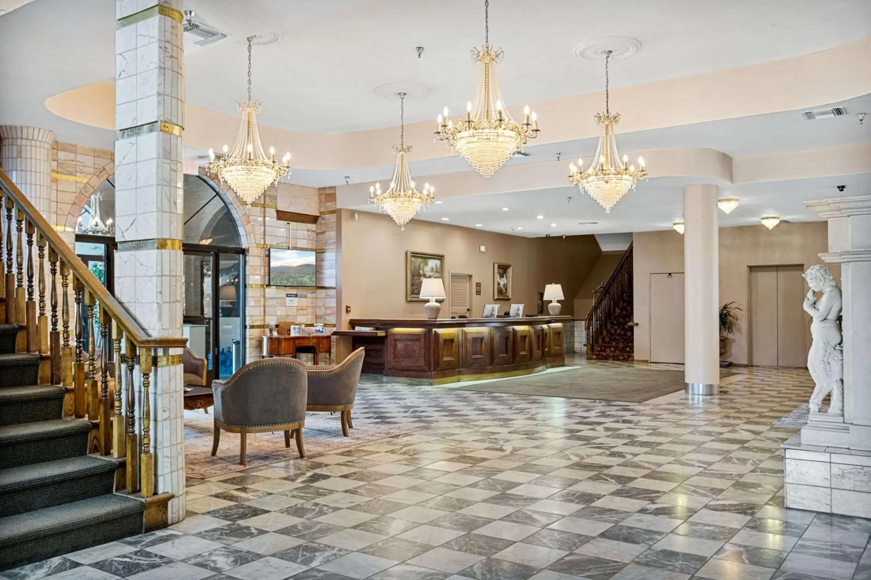 Lobby or reception in Chateau Big Bear Boutique Hotel, BW Signature Collection Lobby or reception in Chateau Big Bear Boutique Hotel, BW Signature Collection