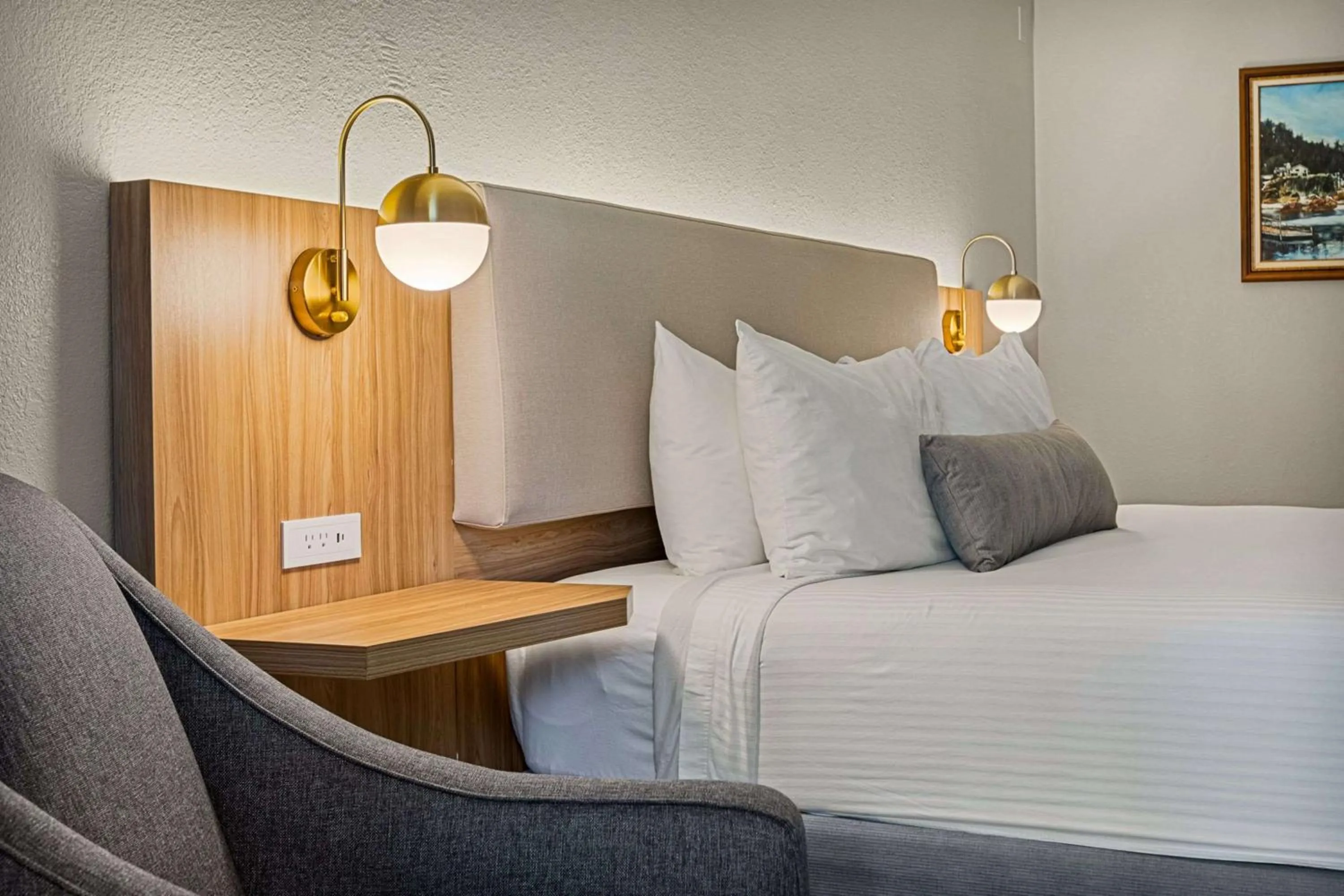 Bedroom, Bed in Chateau Big Bear Boutique Hotel, BW Signature Collection