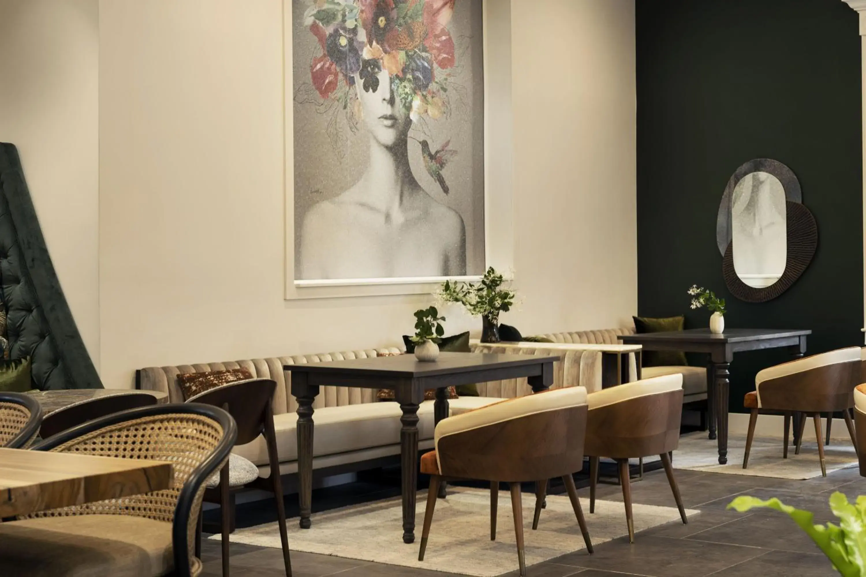 Lounge or bar in The Steward, Santa Barbara, a Tribute Portfolio Hotel Lounge or bar in The Steward, Santa Barbara, a Tribute Portfolio Hotel