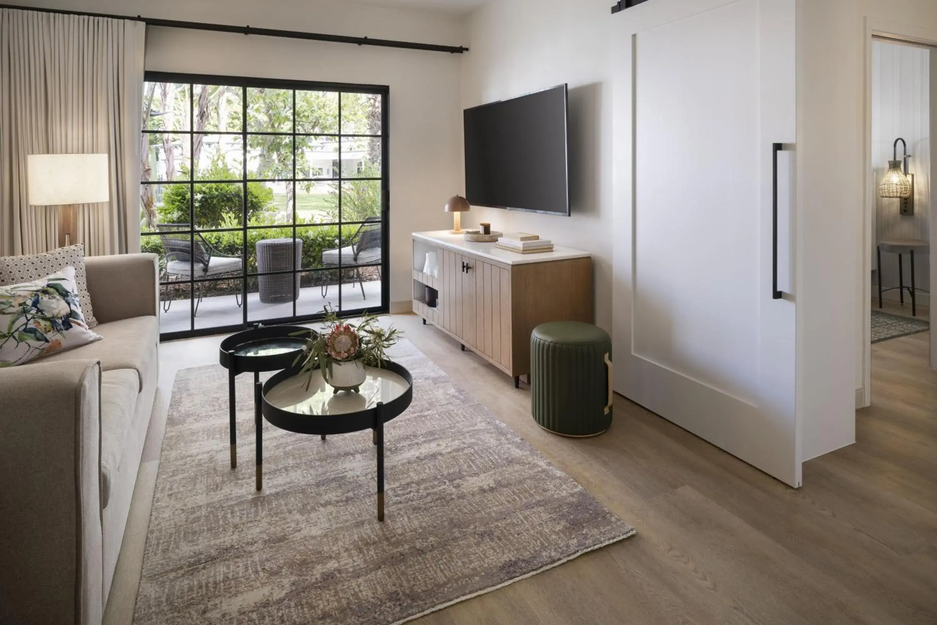 Bedroom, Bed in The Steward, Santa Barbara, a Tribute Portfolio Hotel Bedroom, Bed in The Steward, Santa Barbara, a Tribute Portfolio Hotel