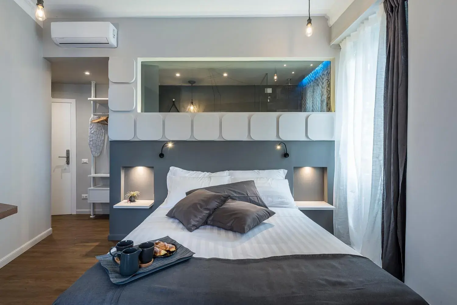 Photo of the whole room, Bed in Z-ArchSuites Photo of the whole room, Bed in Z-ArchSuites