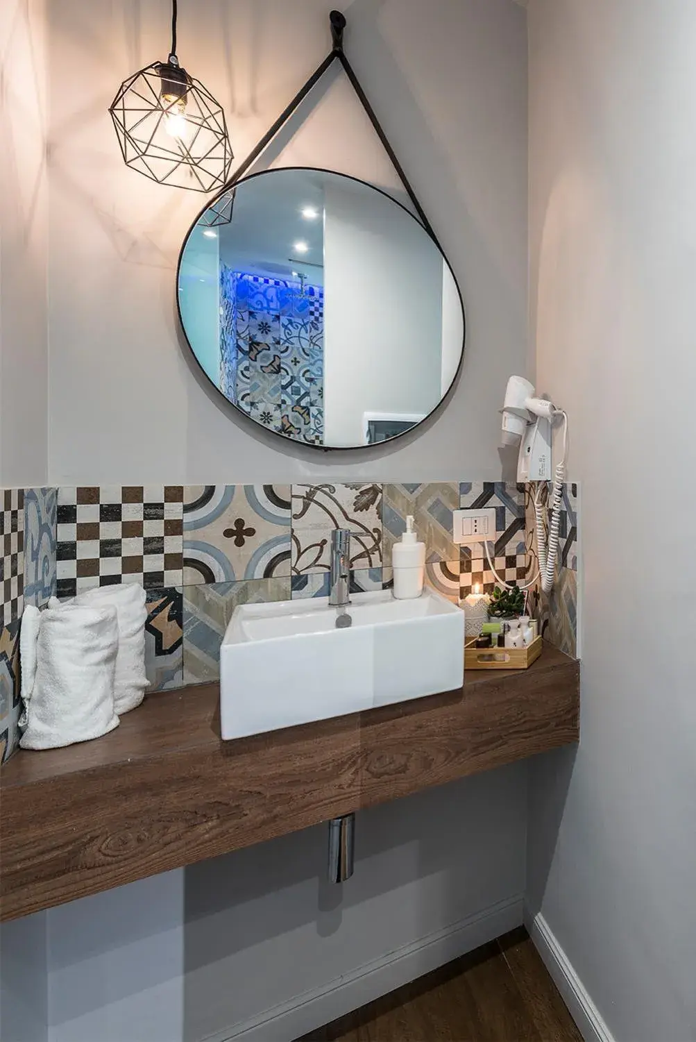 Bathroom in Z-ArchSuites Bathroom in Z-ArchSuites