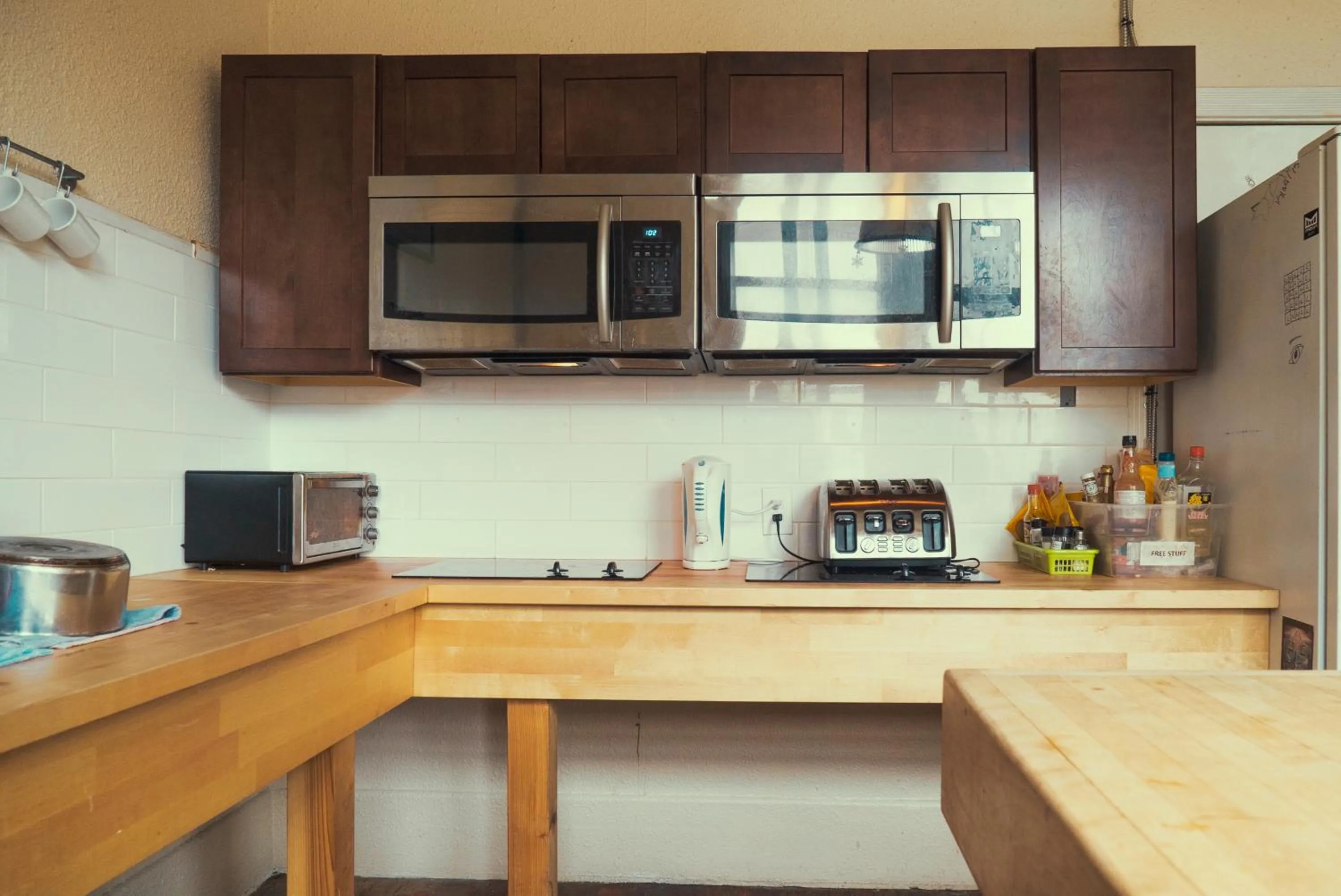 Kitchen or kitchenette in The Cambie Hostel Gastown