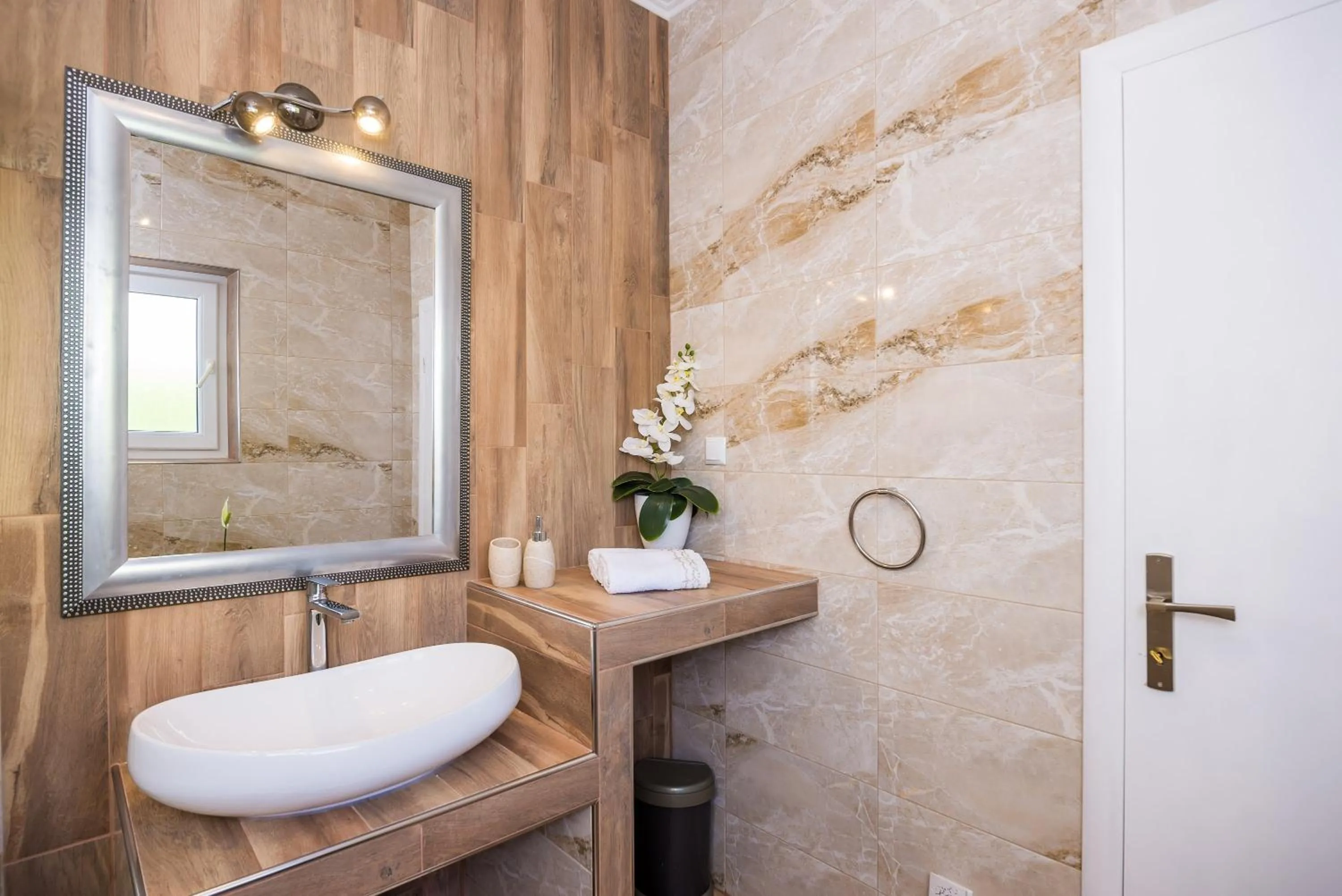 Bathroom in Apartment & Rooms Duja