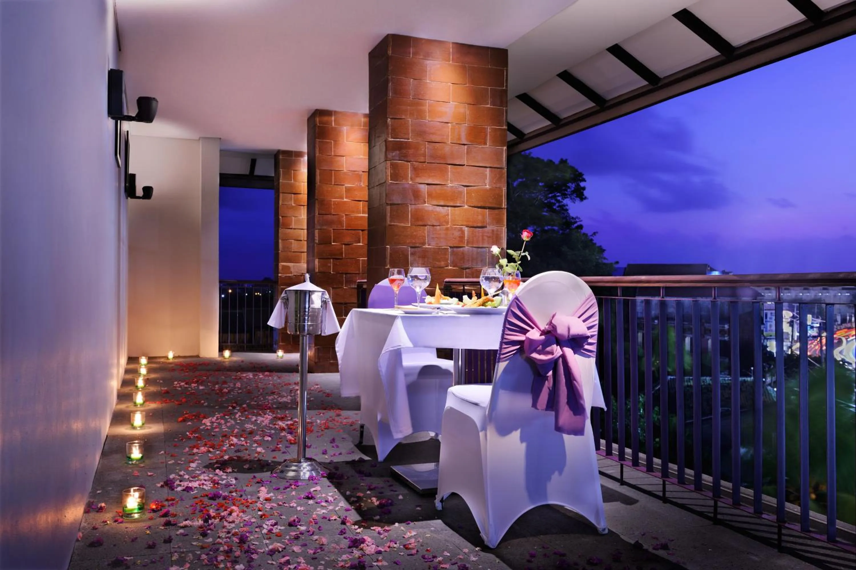 Restaurant/places to eat in Ibis Styles Bali Denpasar