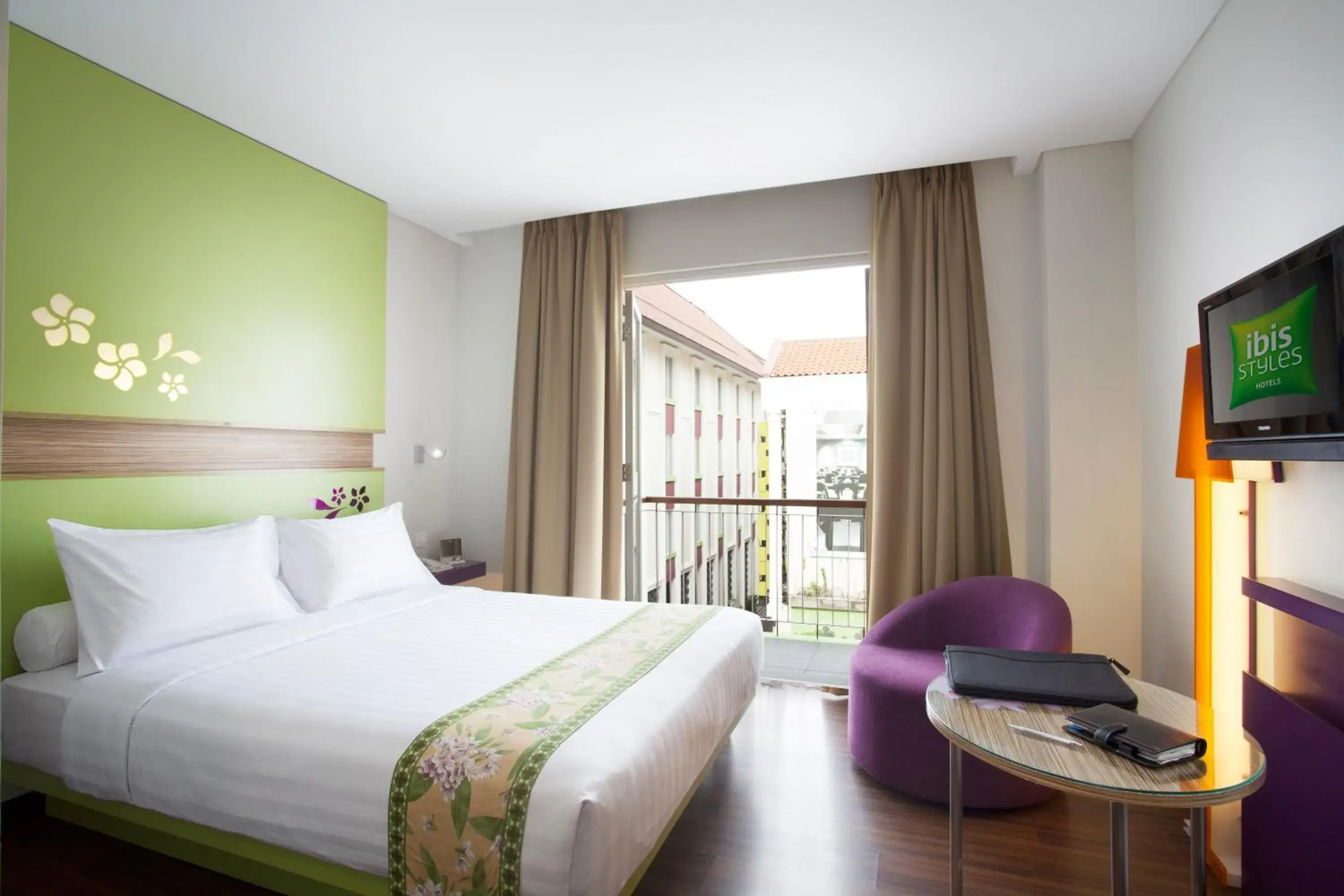 Photo of the whole room, Bed in Ibis Styles Bali Denpasar Photo of the whole room, Bed in Ibis Styles Bali Denpasar