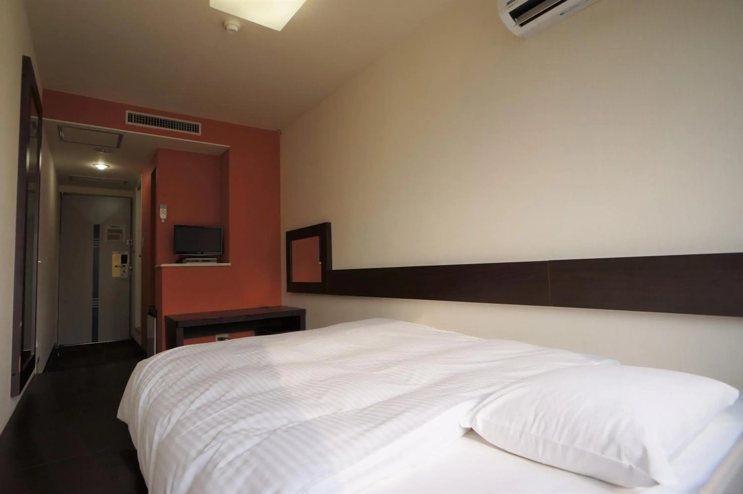 Double Room - Smoking in Green Rich Hotel Suizenji Double Room - Smoking in Green Rich Hotel Suizenji