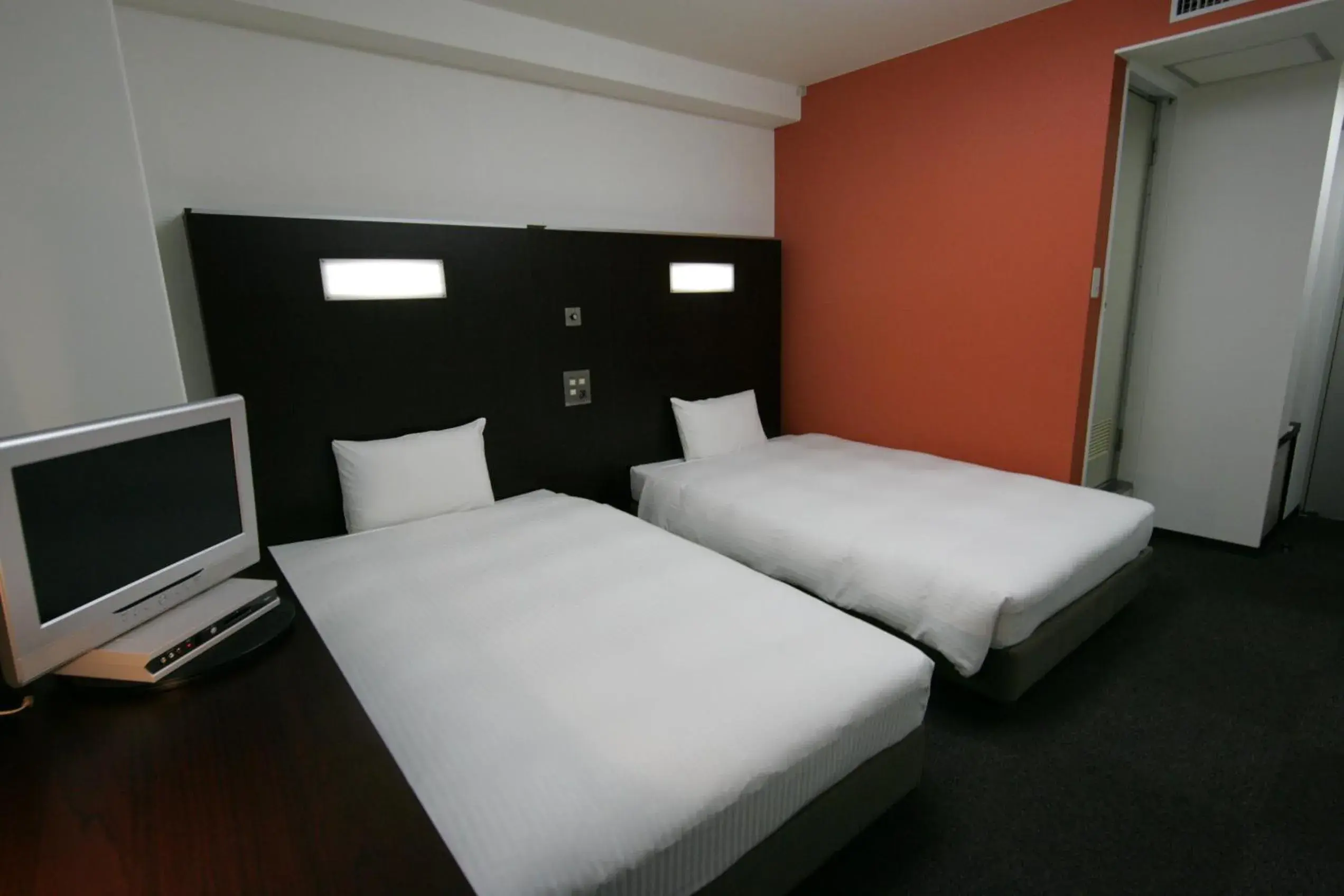 Photo of the whole room, Bed in Green Rich Hotel Suizenji Photo of the whole room, Bed in Green Rich Hotel Suizenji