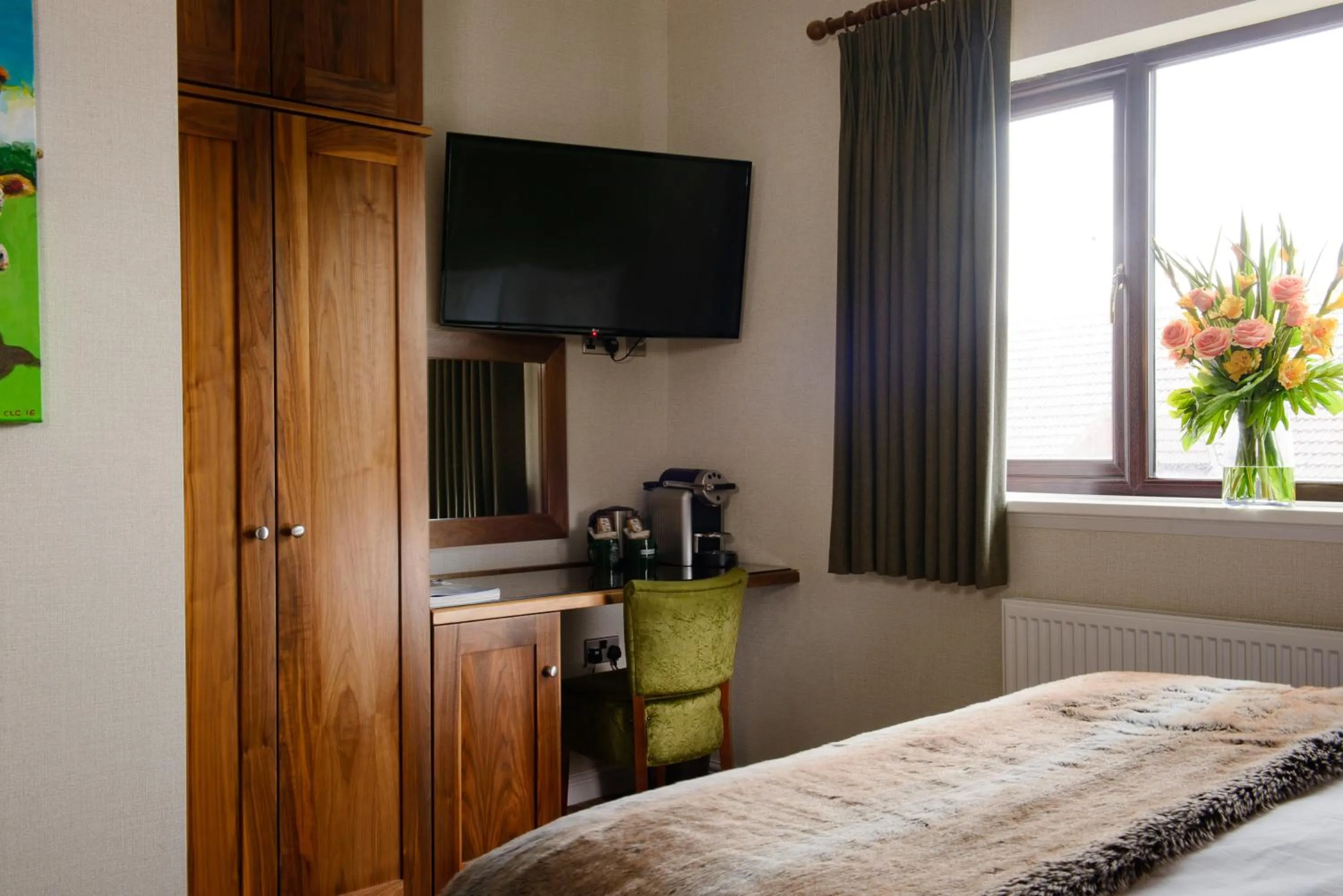 Bed in The Hope and Anchor Pub