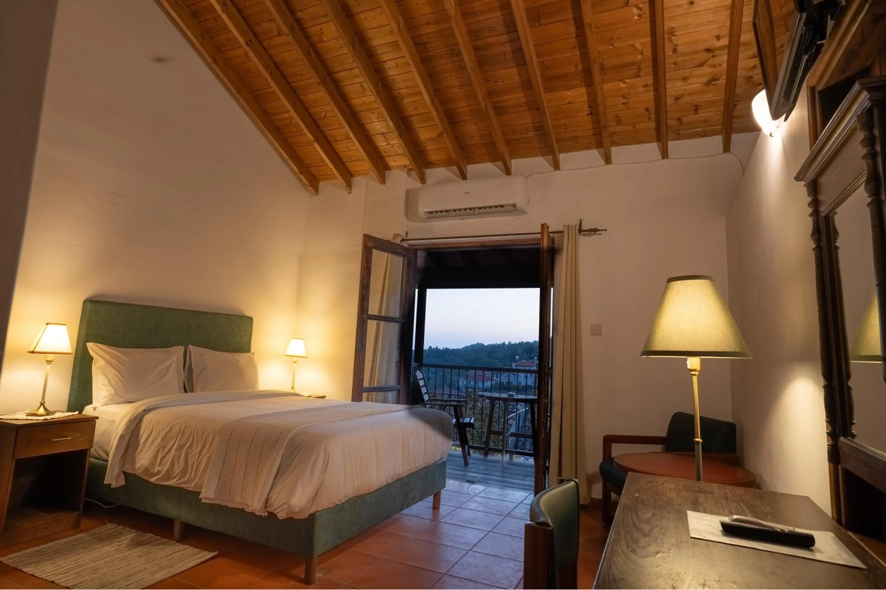 Bed in Ambelikos Traditional Agrohotel