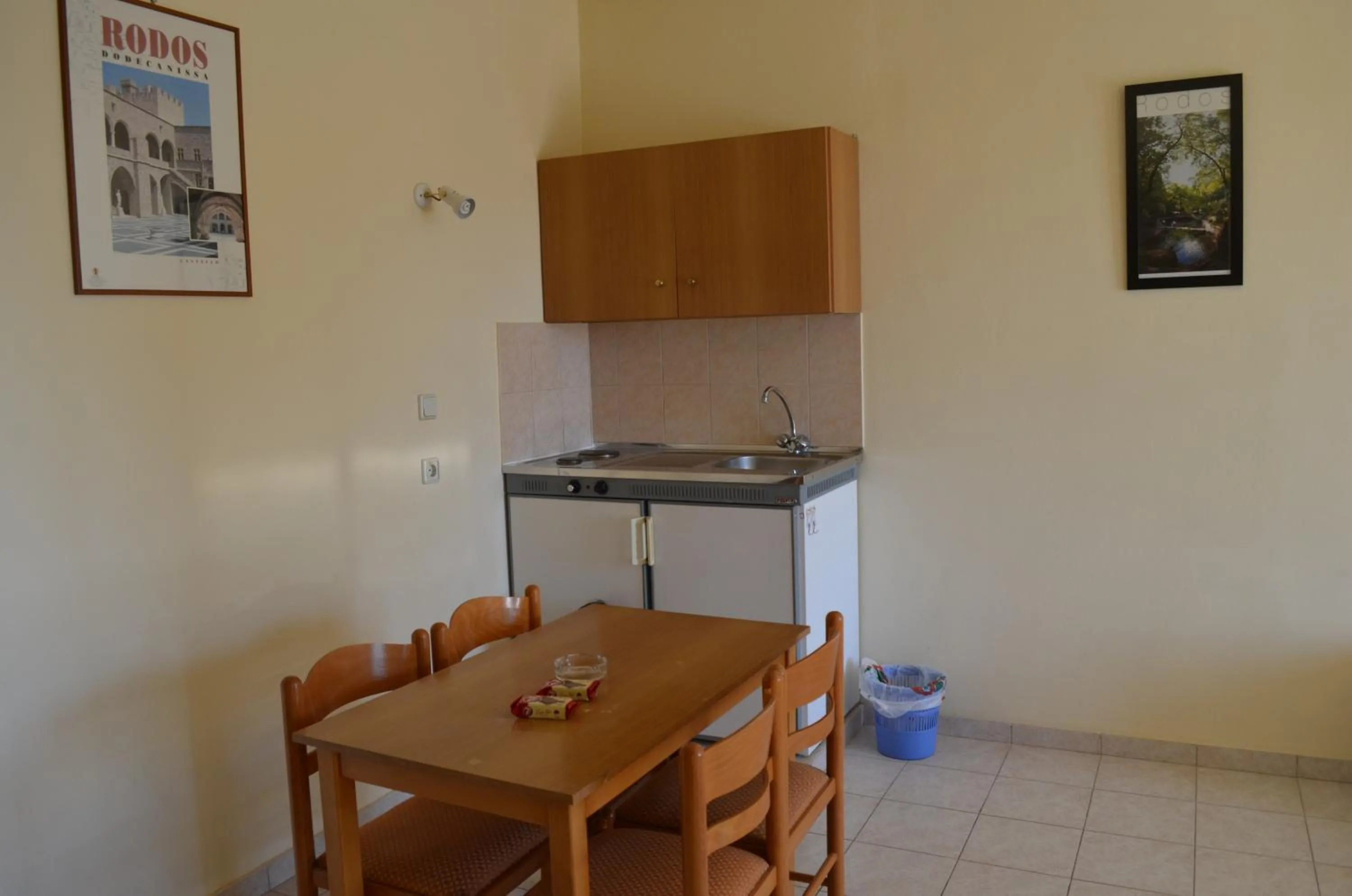 Kitchen or kitchenette in Kremasti Memories