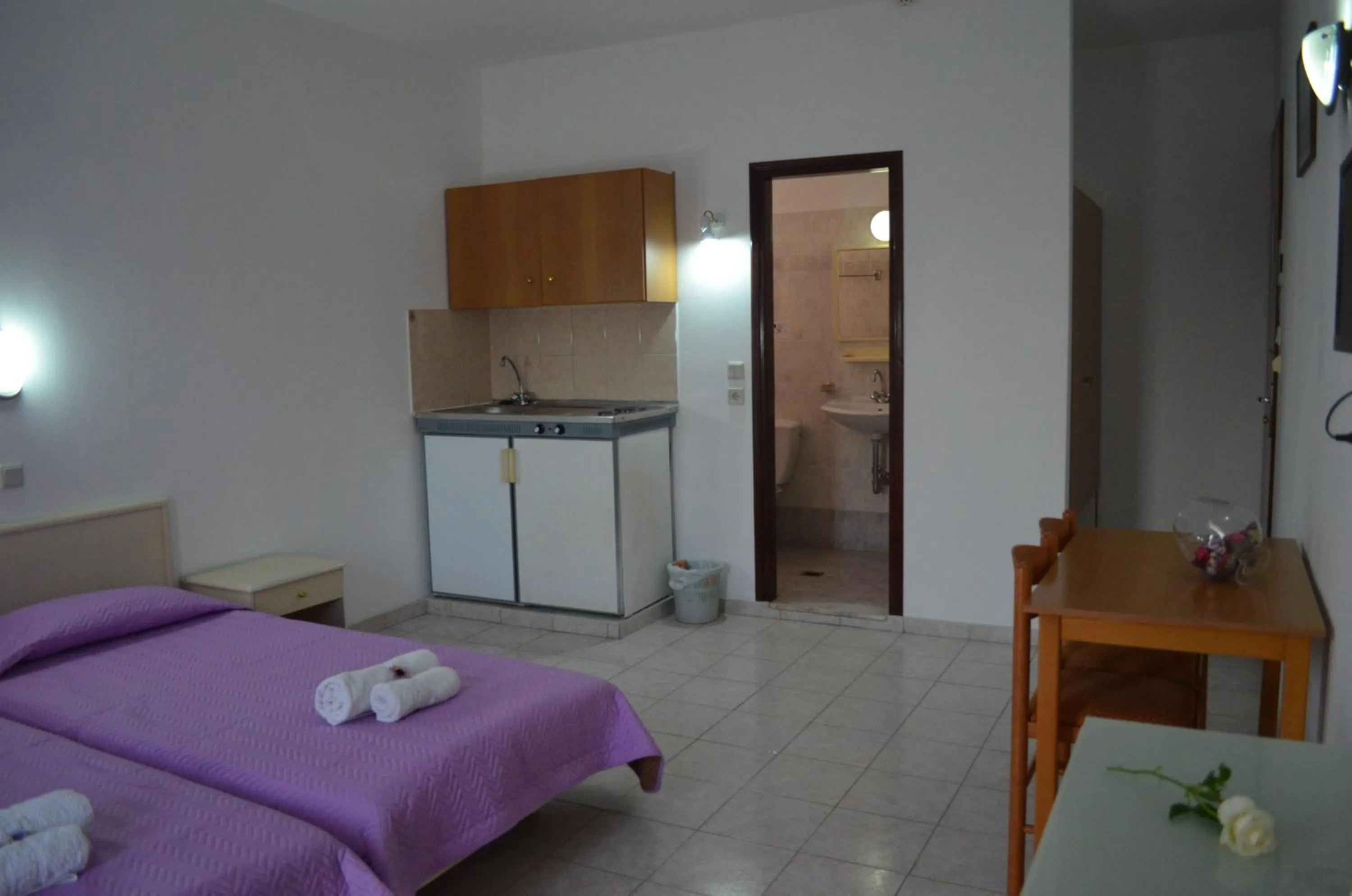 Bed in Kremasti Memories