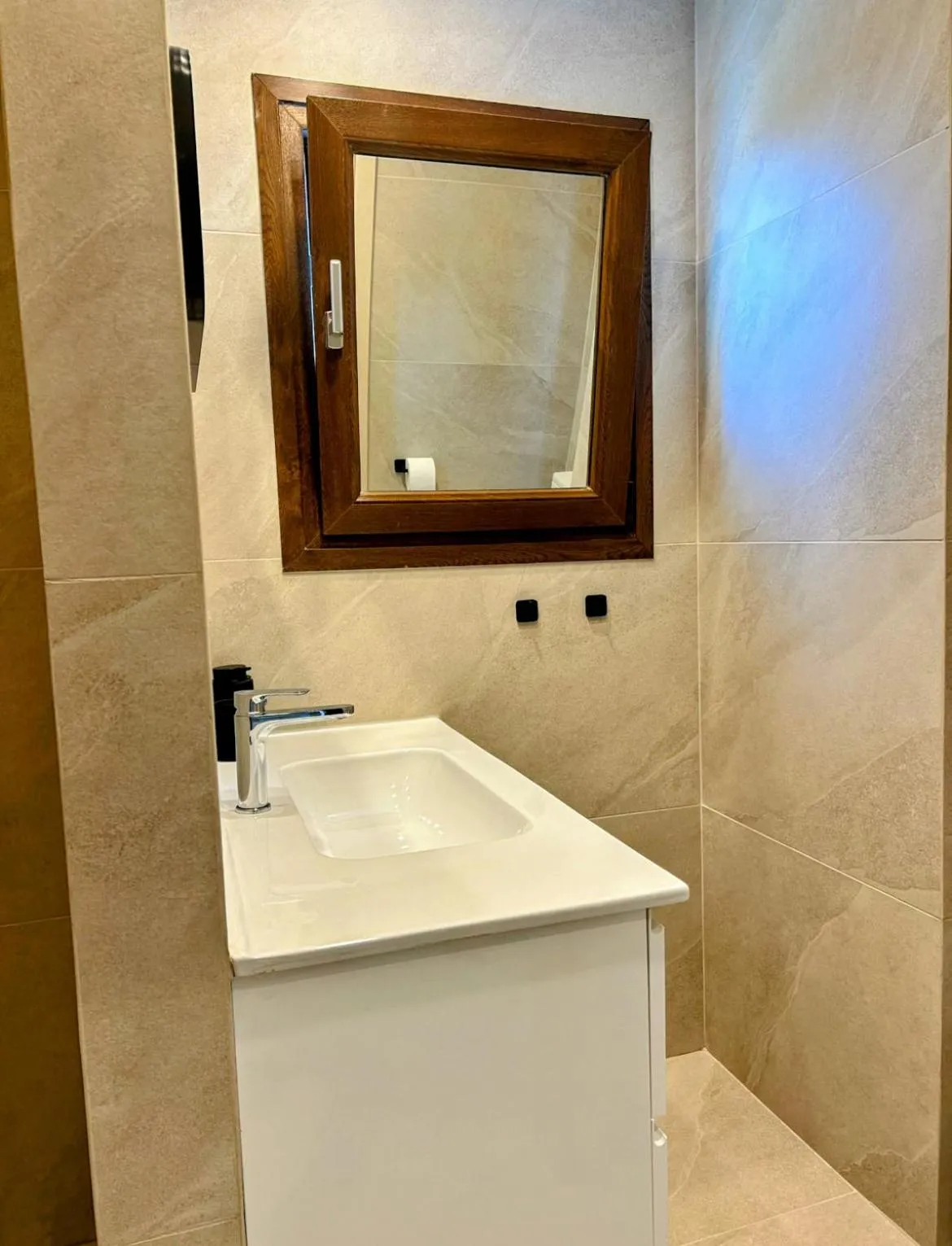 Bathroom in Pigeon Beach Hotel Apartments