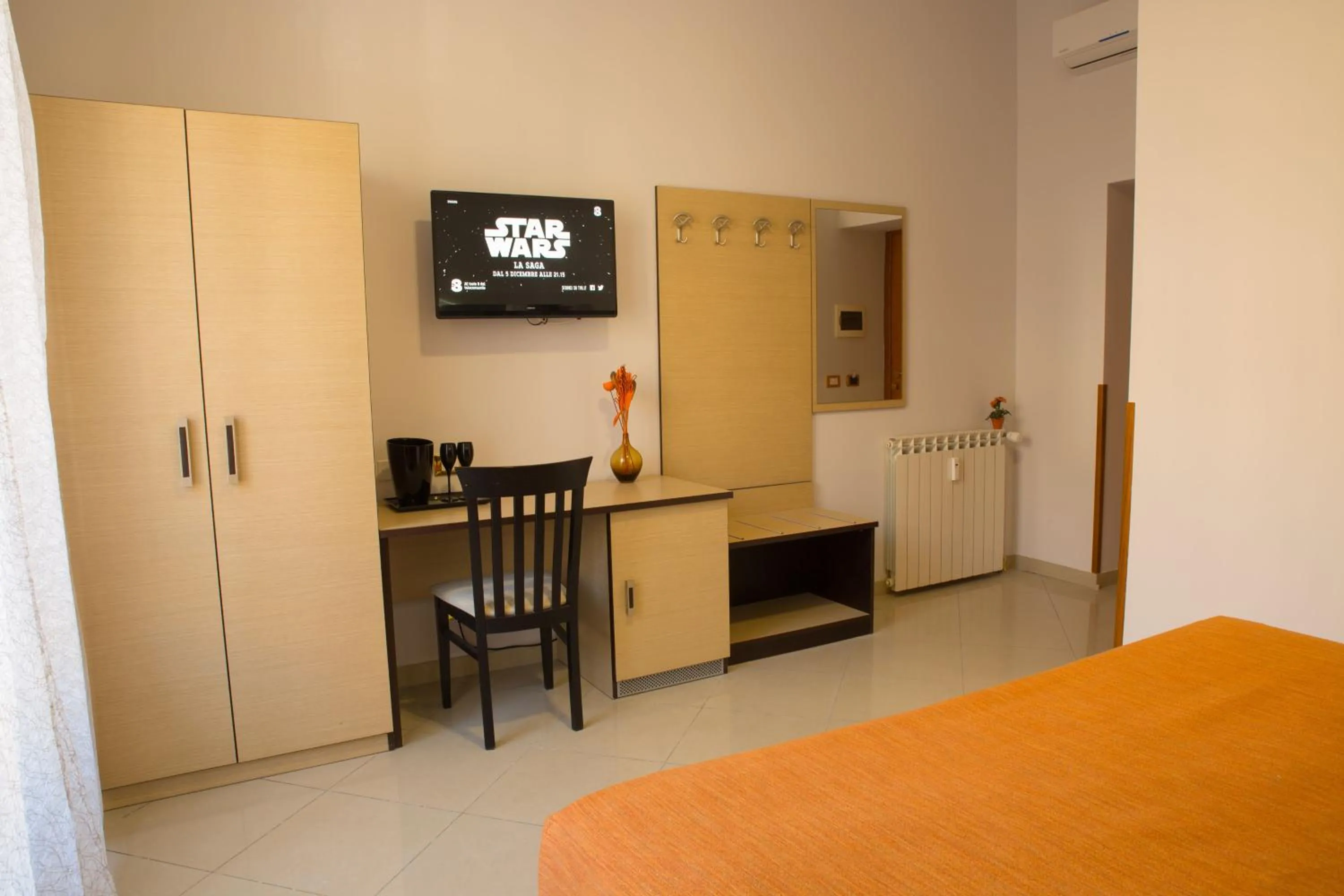 Photo of the whole room, Bed in All Seasons