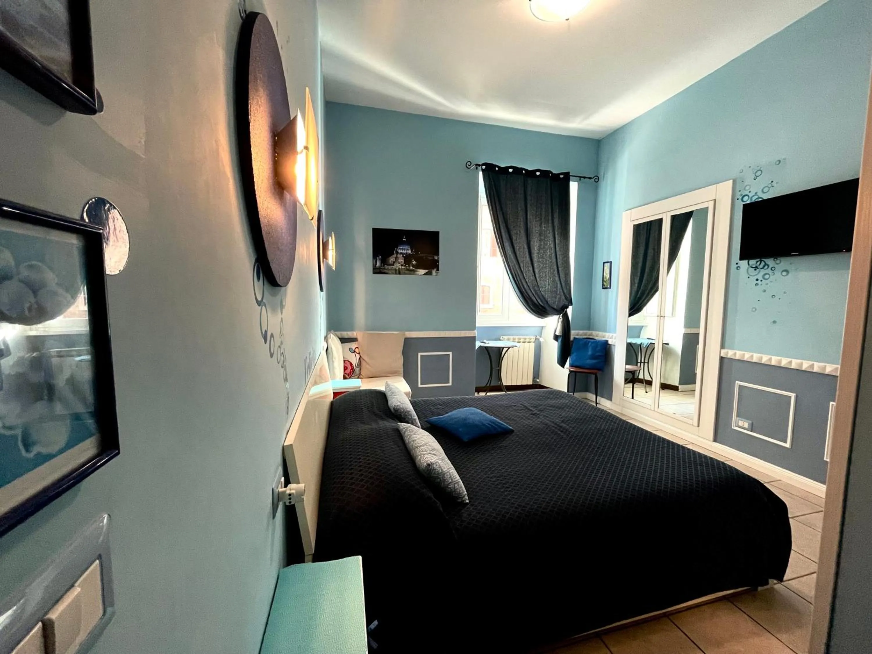 Bedroom, Bed in Rhome86