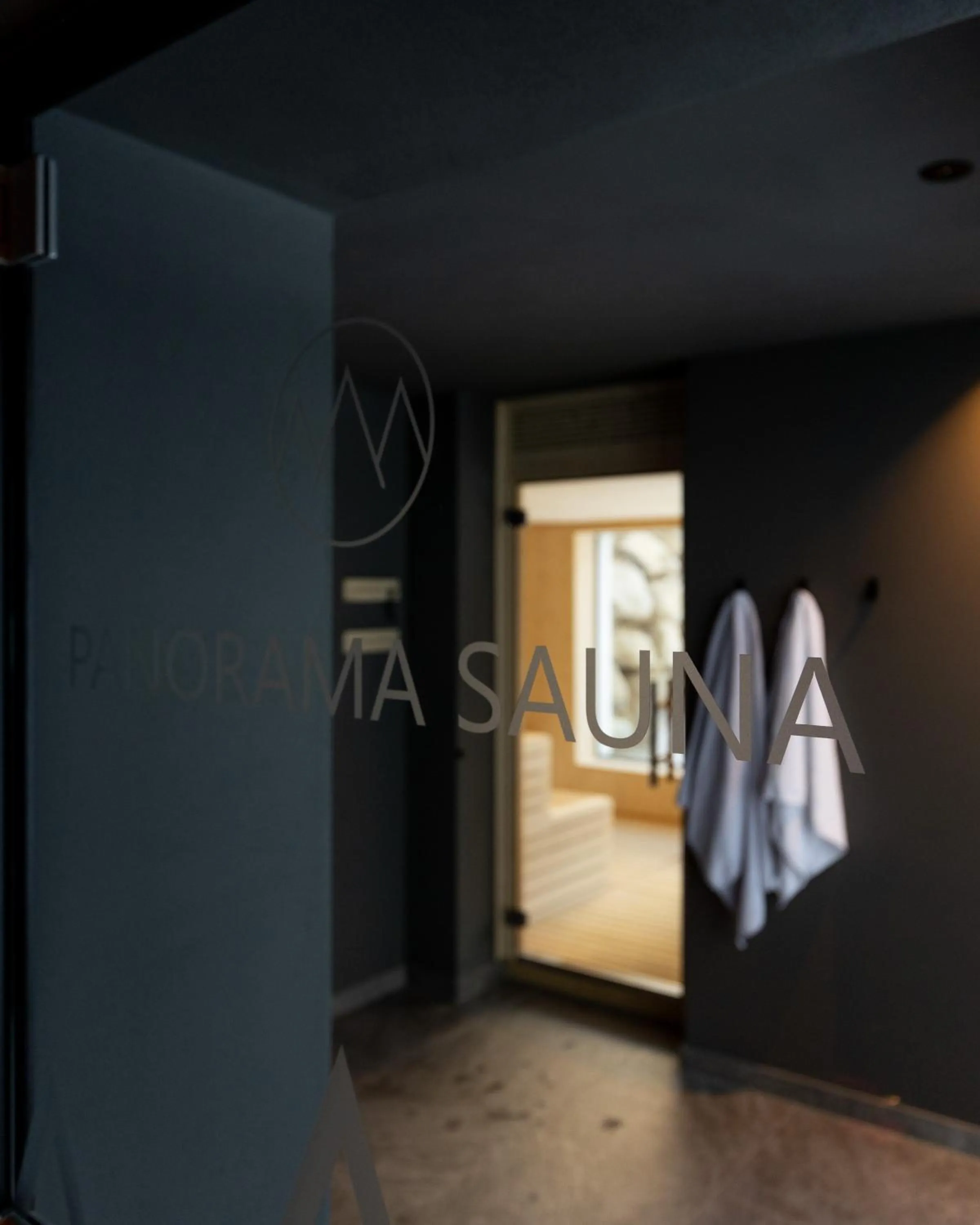 Sauna, Bed in Hotel Alpenjuwel