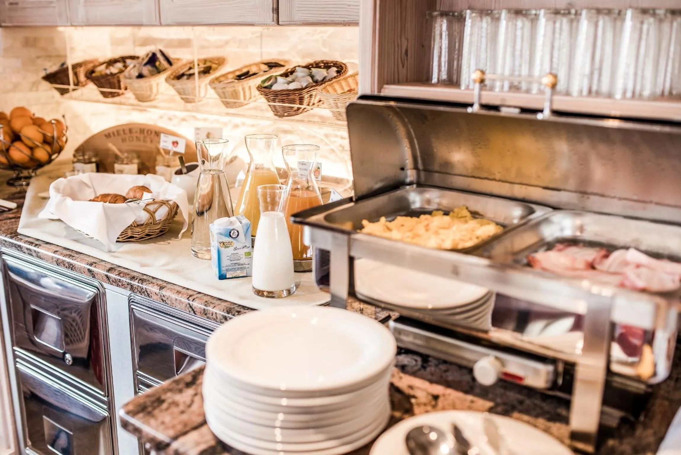 Buffet breakfast in Hotel Alpenjuwel